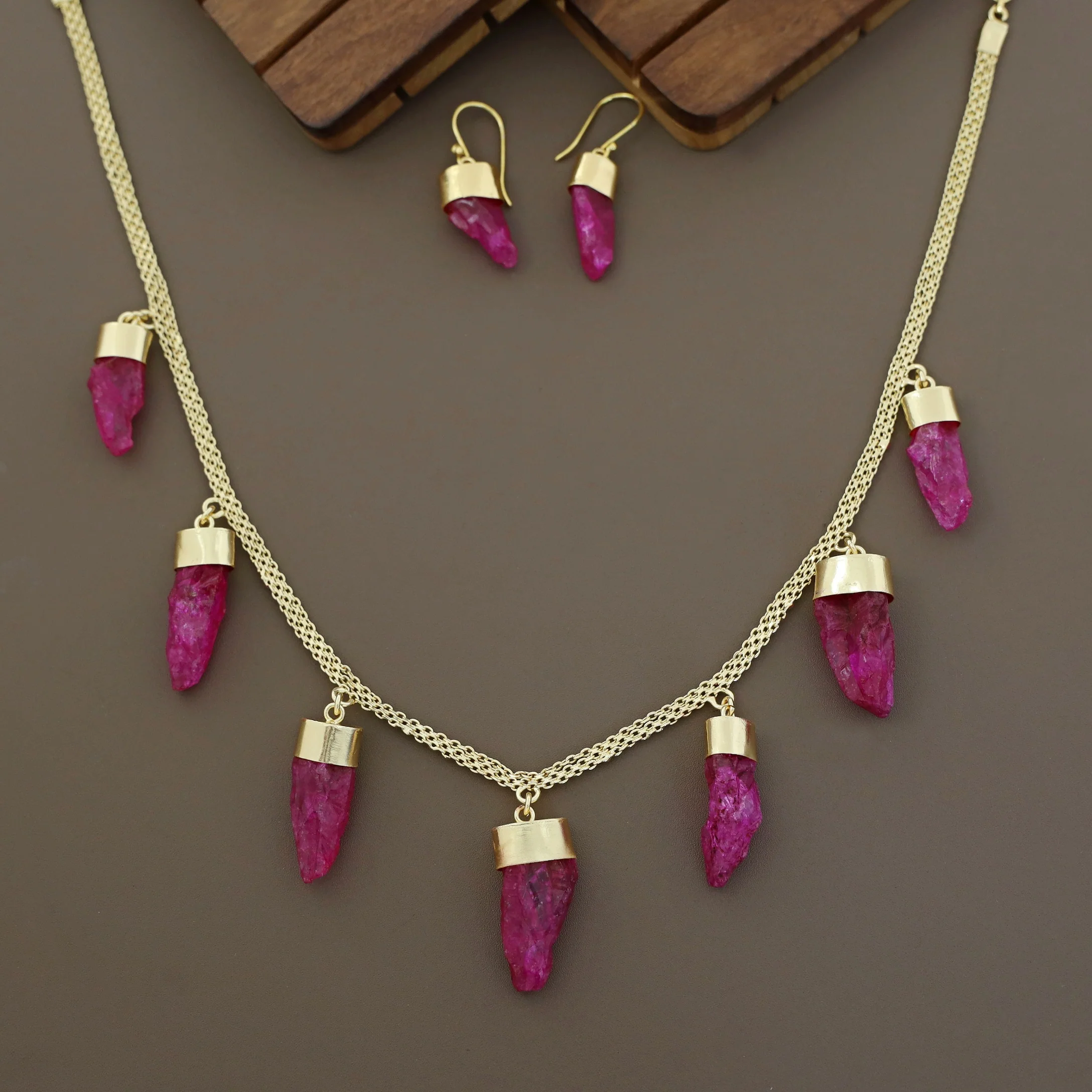 Niska Dyed Stone Neckpiece With Earring - Image 6