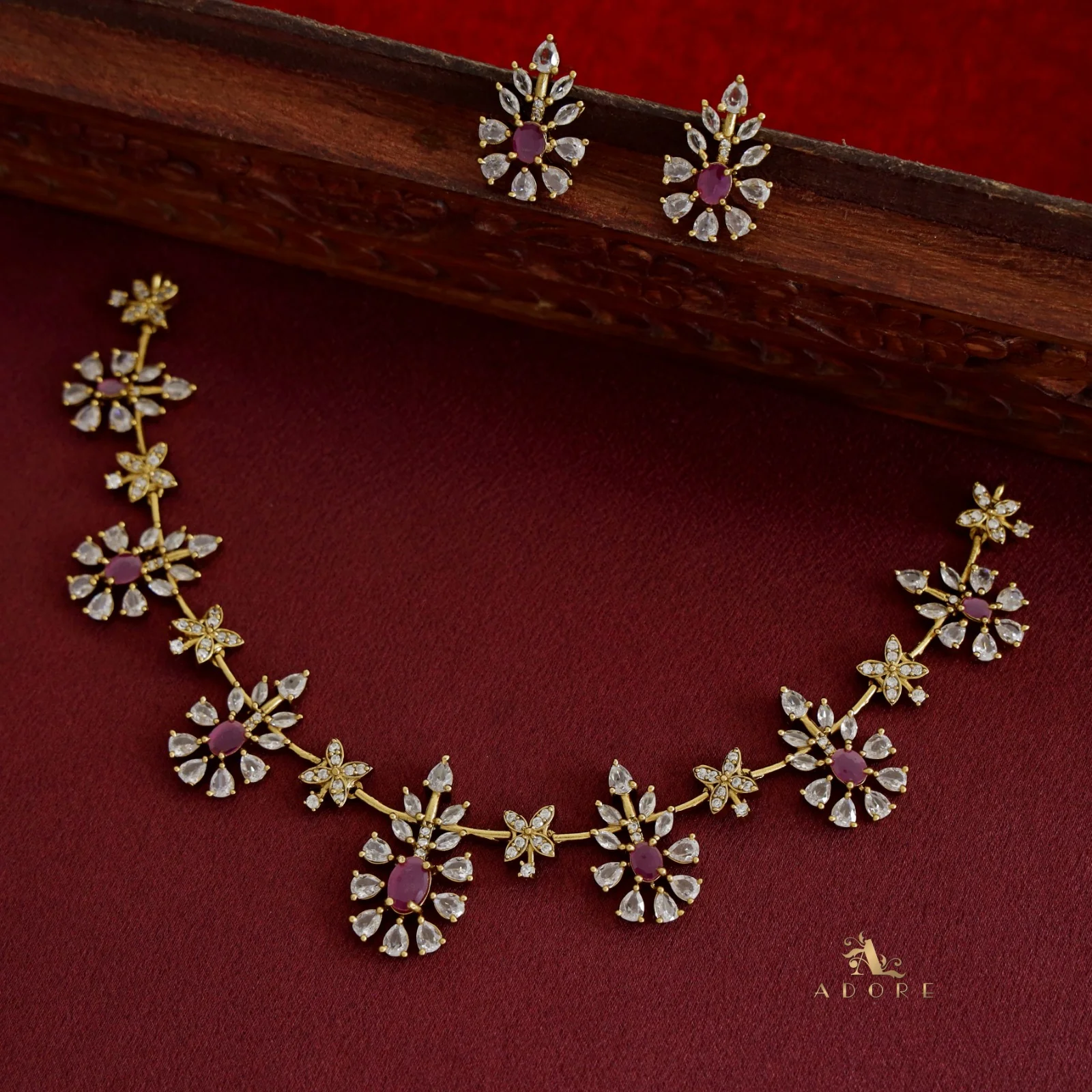Nivedhya Short Neckpiece With Earring - Image 10
