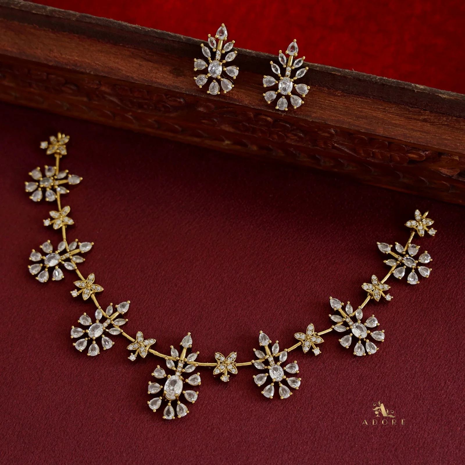 Nivedhya Short Neckpiece With Earring - Image 2