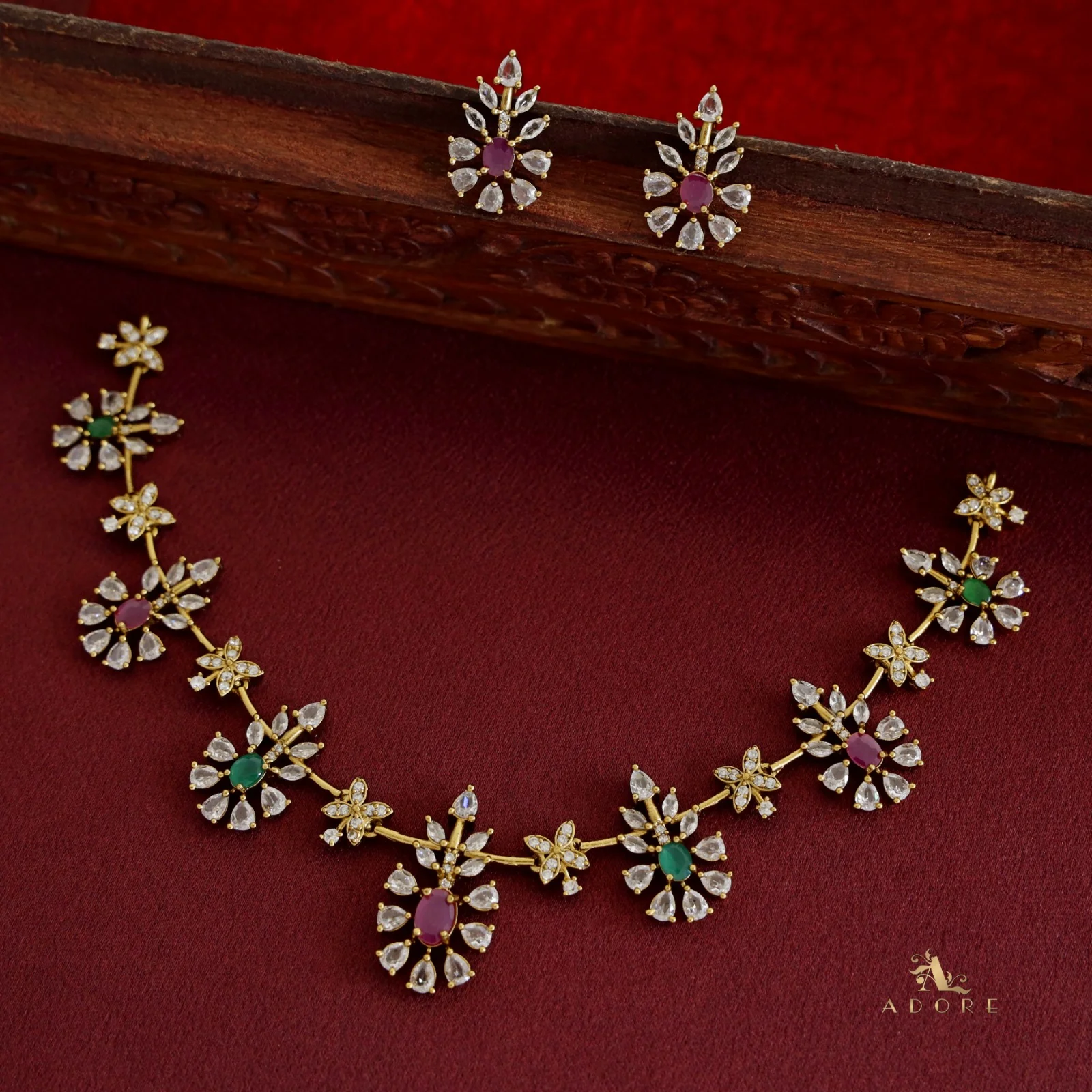 Nivedhya Short Neckpiece With Earring - Image 7