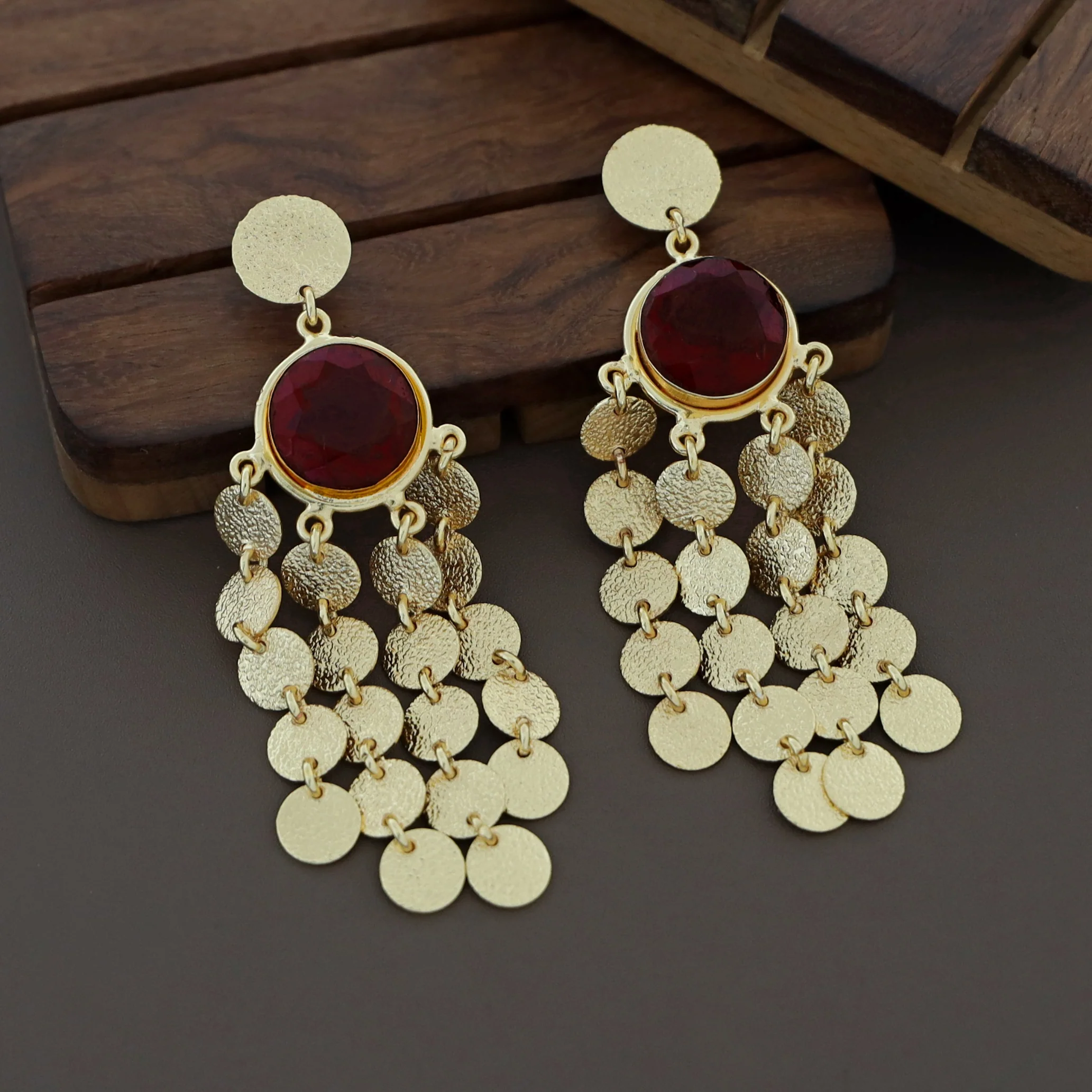Niya Golden Circle Glossy Stone Earring - Image 2