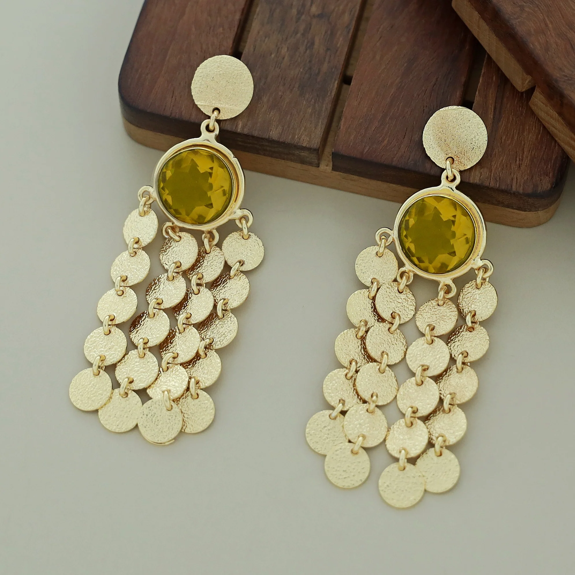 Niya Golden Circle Glossy Stone Earring - Image 3