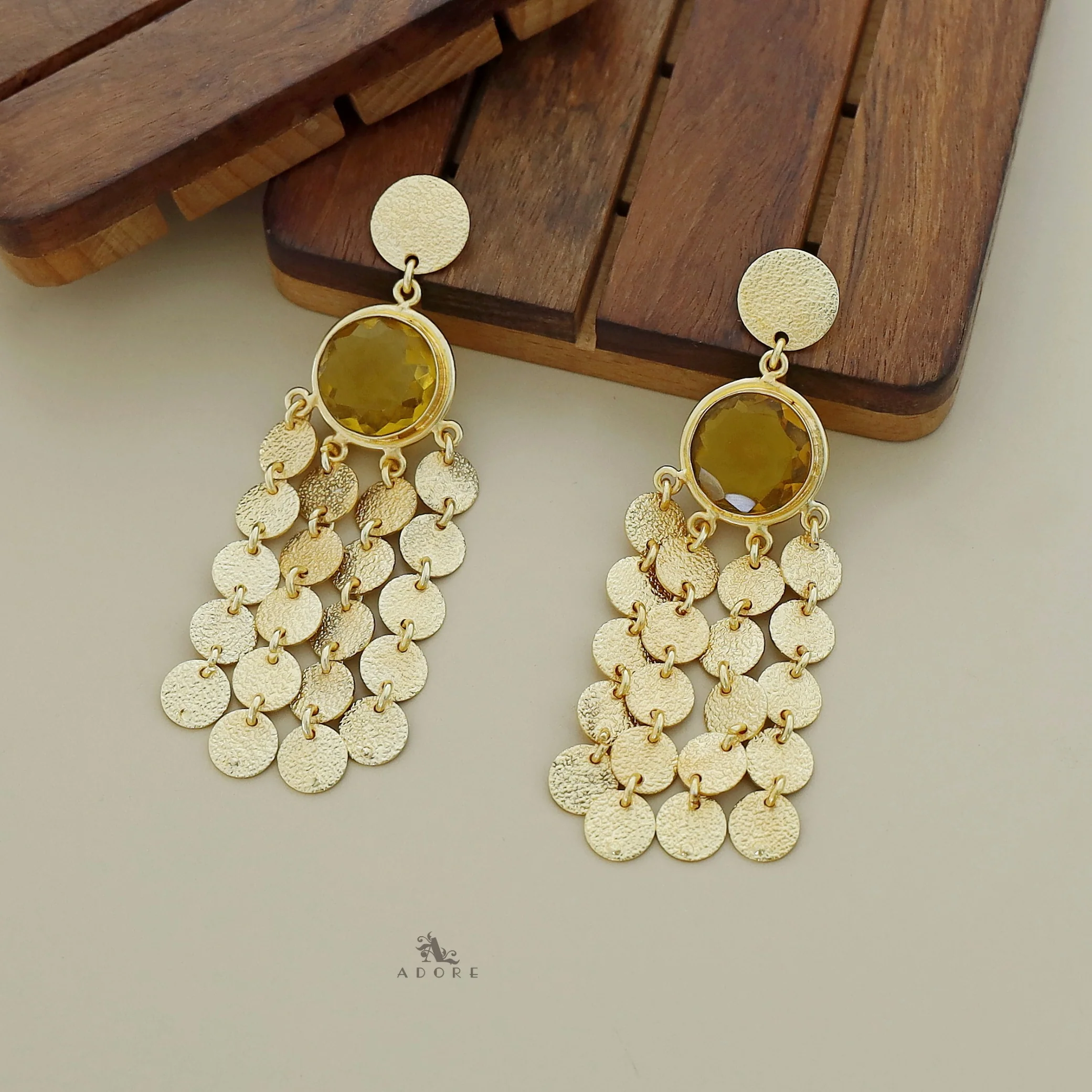 Niya Golden Circle Glossy Stone Earring - Image 9