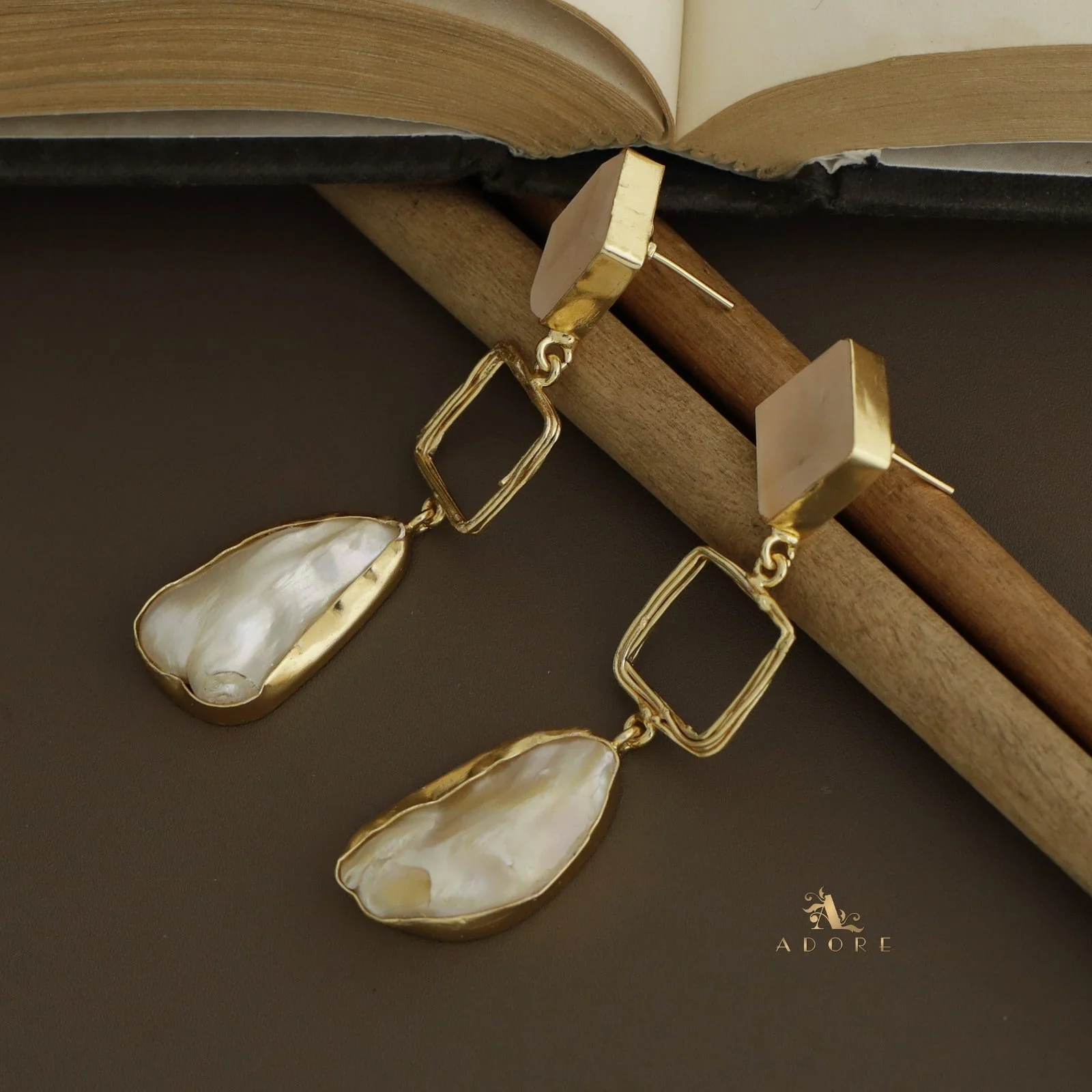 Niya Raw Stone Diamondina Baroque Earring - Image 24