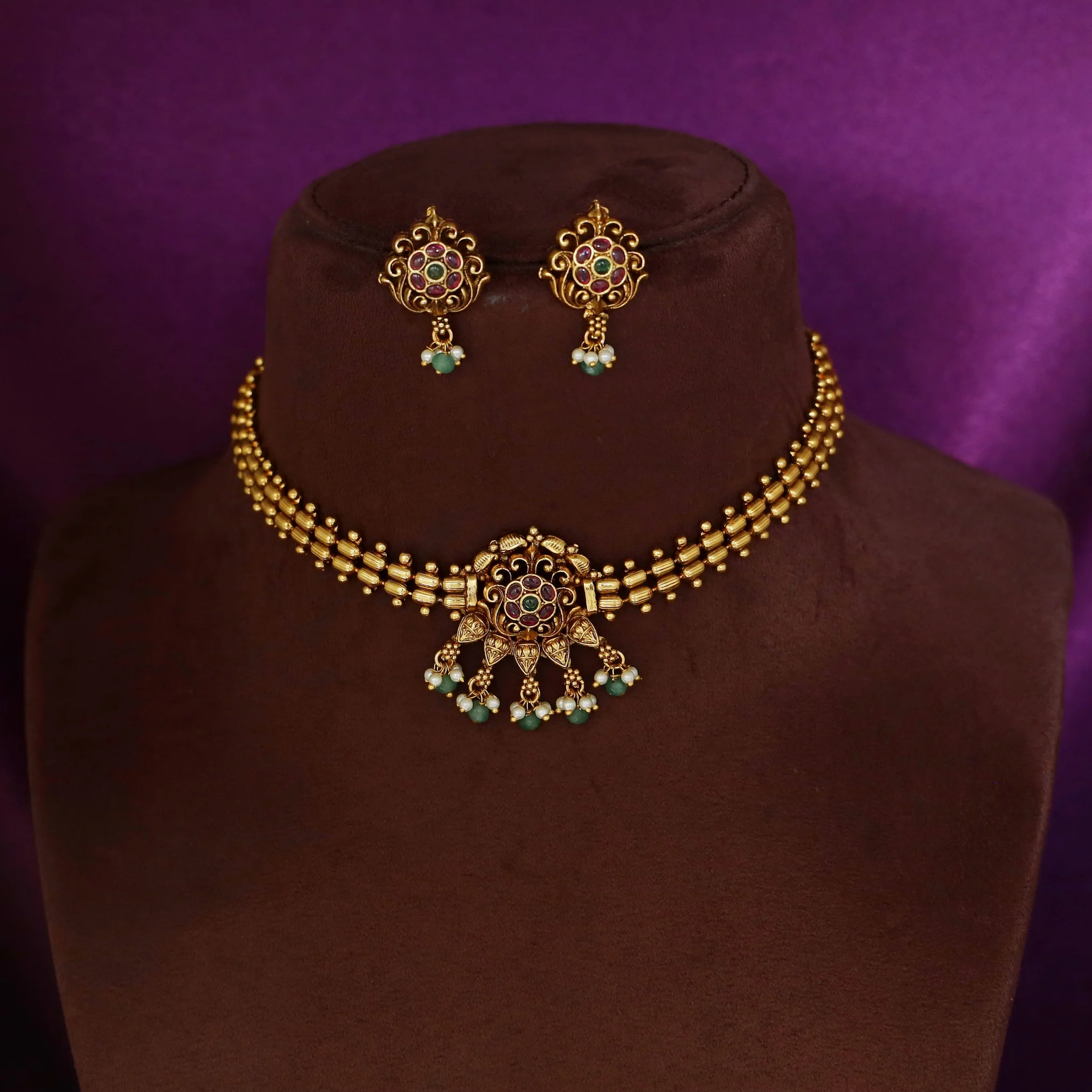 Niyati Floral Pearl Beaded Choker With Earring - Image 2