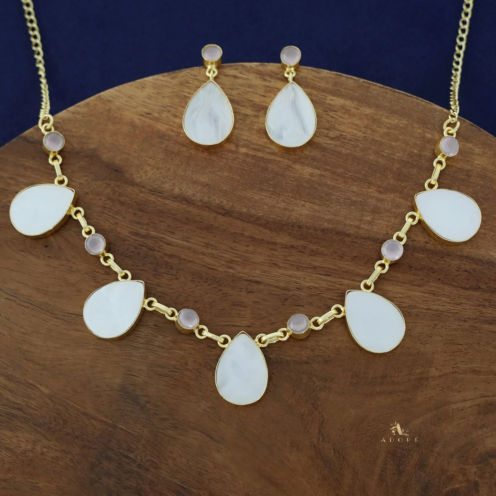 Nora Glossy + MOP Neckpiece With Earring - Image 4