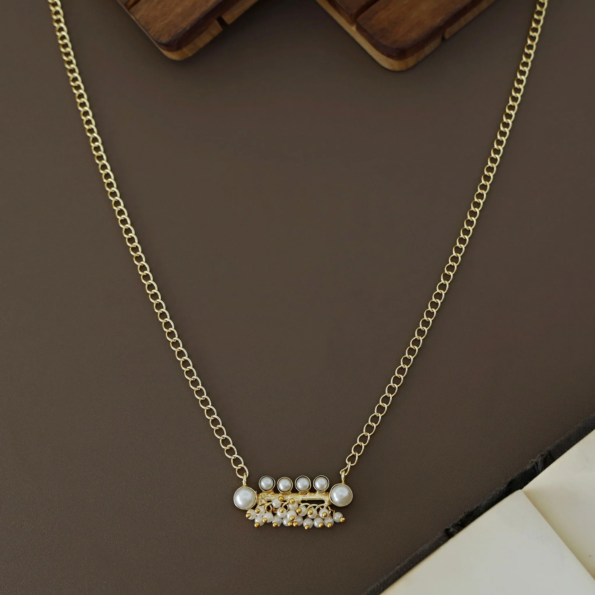 Noriya Golden Six Circle Glossy Stone Neckpiece - Image 8