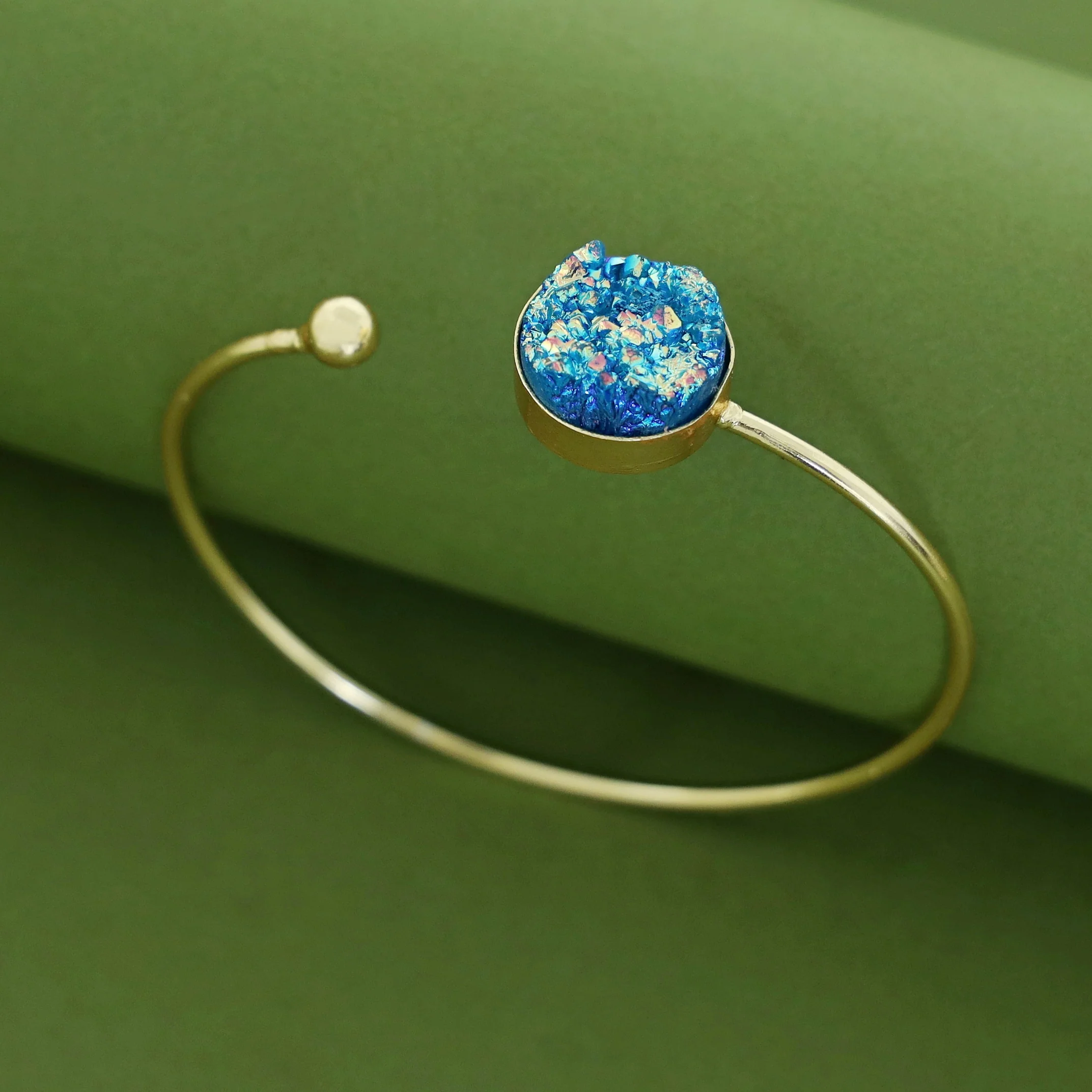 Novlie Round Glittery Bangle - Image 15