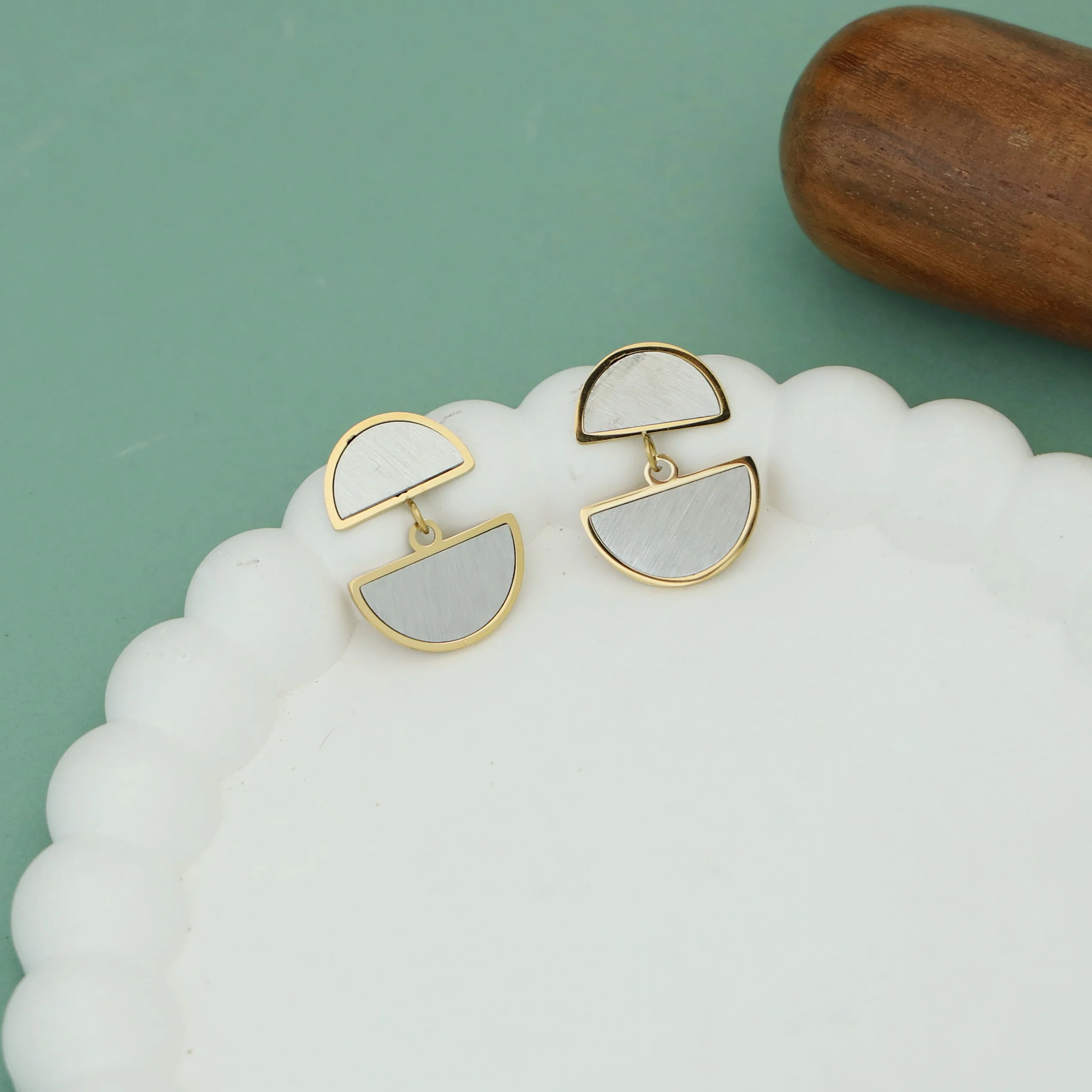 Nyha Dual Semi Circle Earring - Image 3