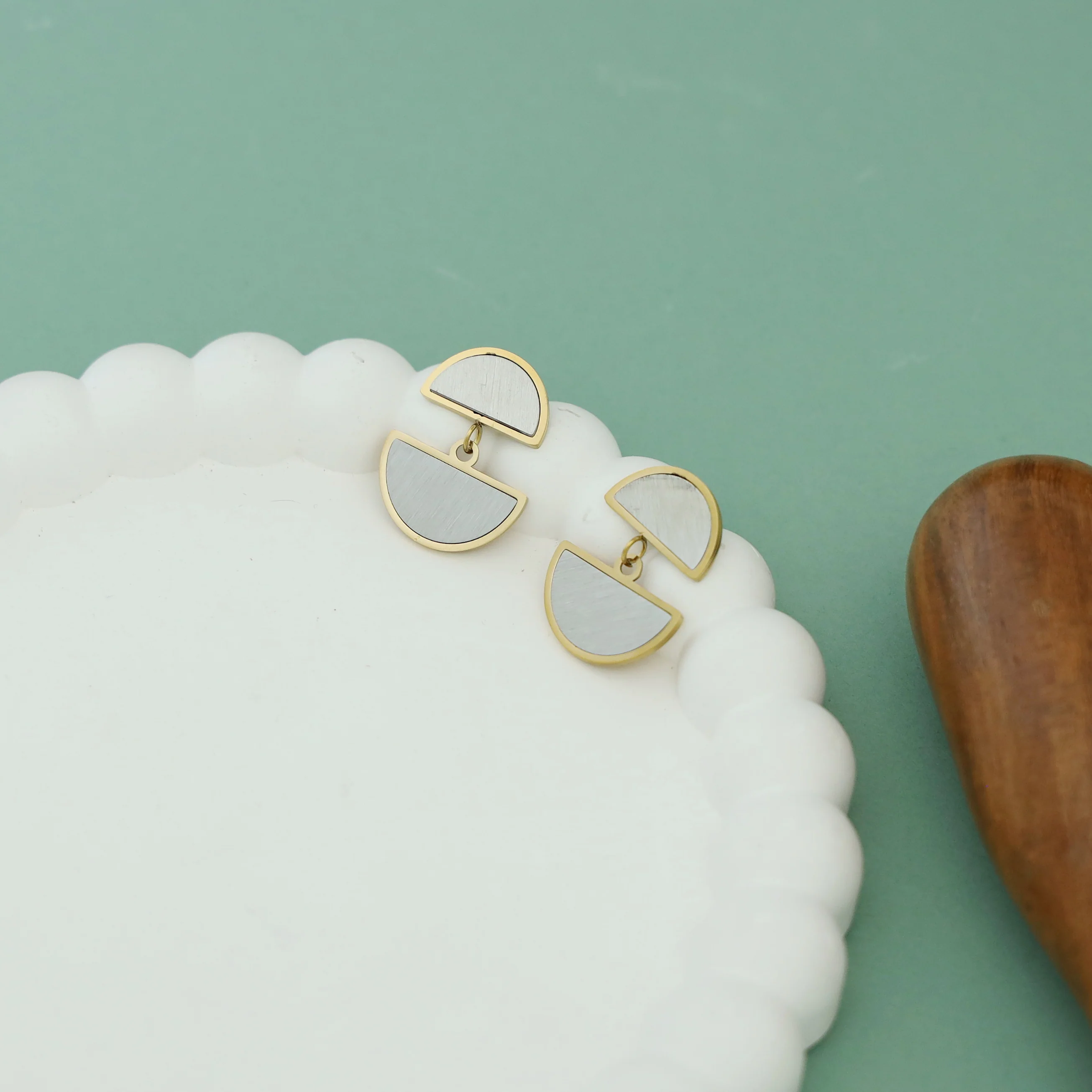 Nyha Dual Semi Circle Earring - Image 4
