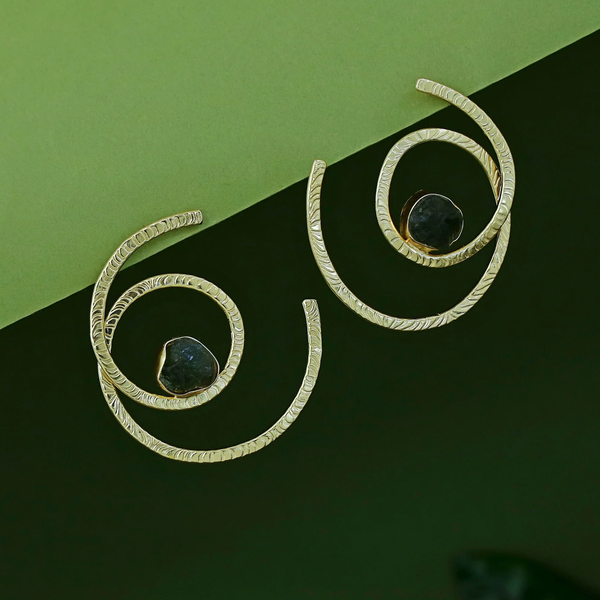 Nyra Golden Textured Spiral Raw Stone Earring - Image 2