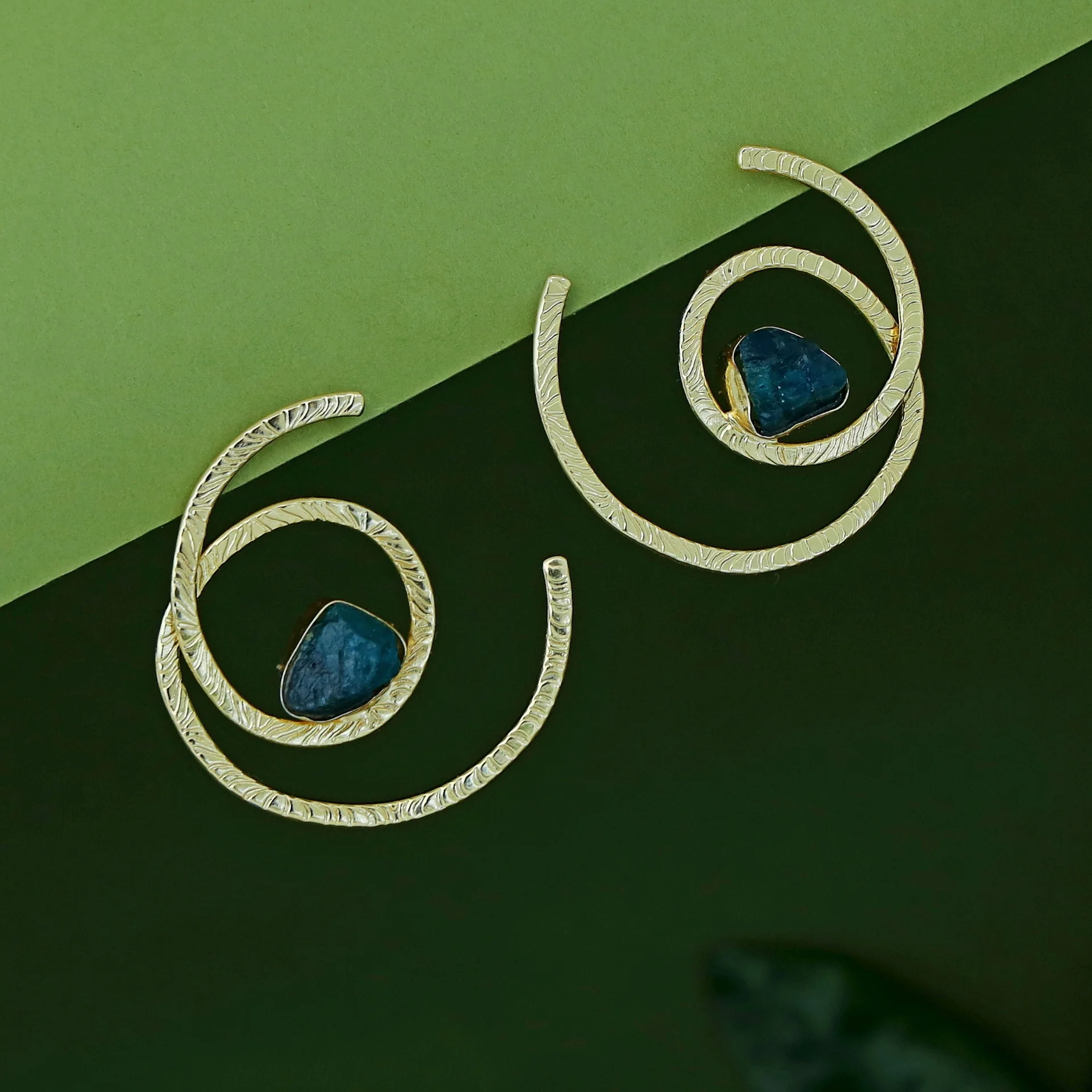 Nyra Golden Textured Spiral Raw Stone Earring - Image 3