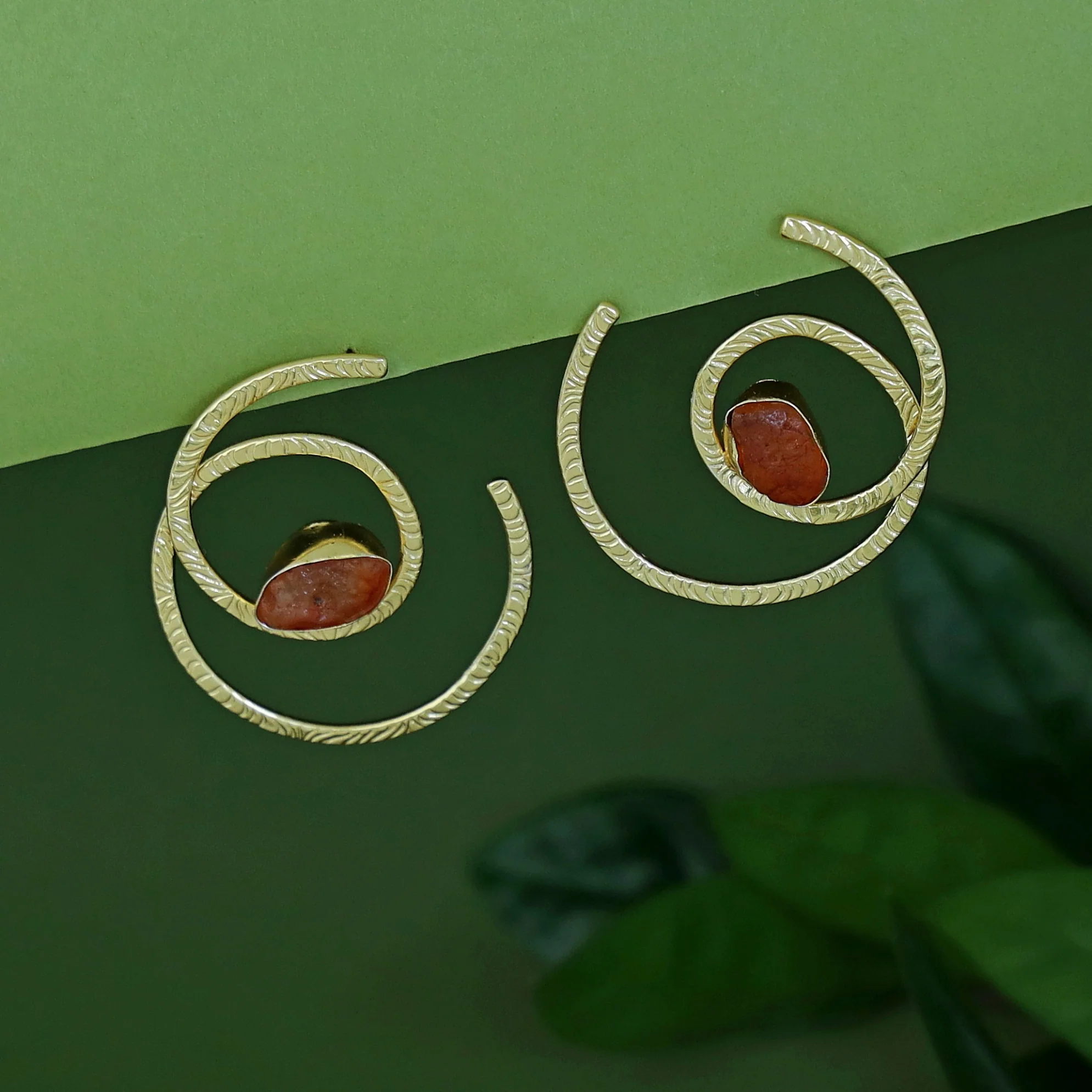 Nyra Golden Textured Spiral Raw Stone Earring - Image 8