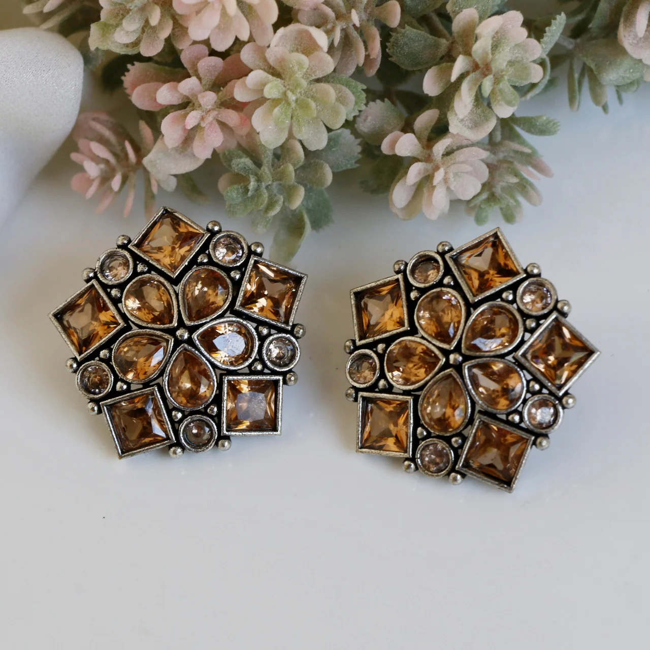 Oberon Pentagon Earring - Image 9