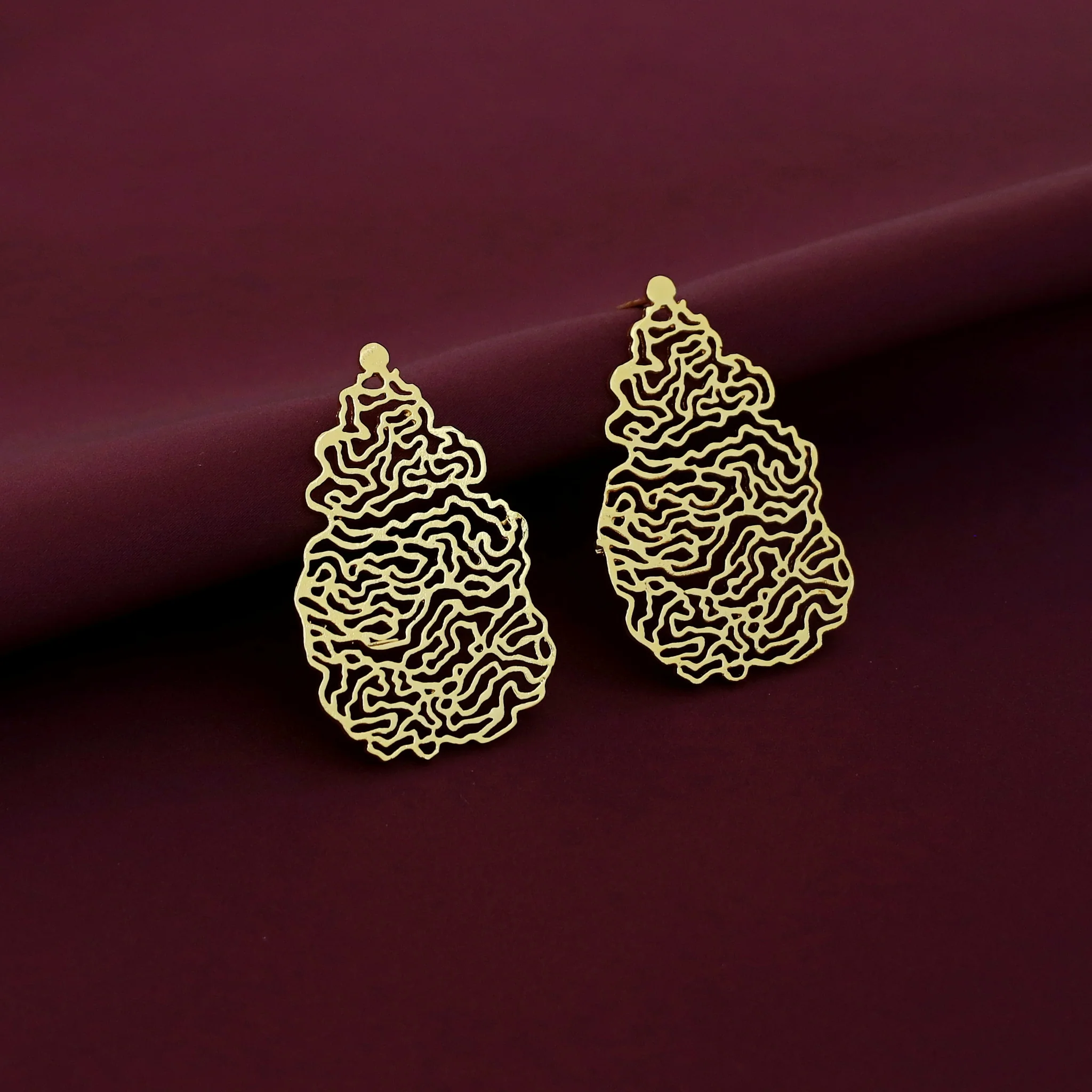 Odeza Golden Alga Earring - Image 4