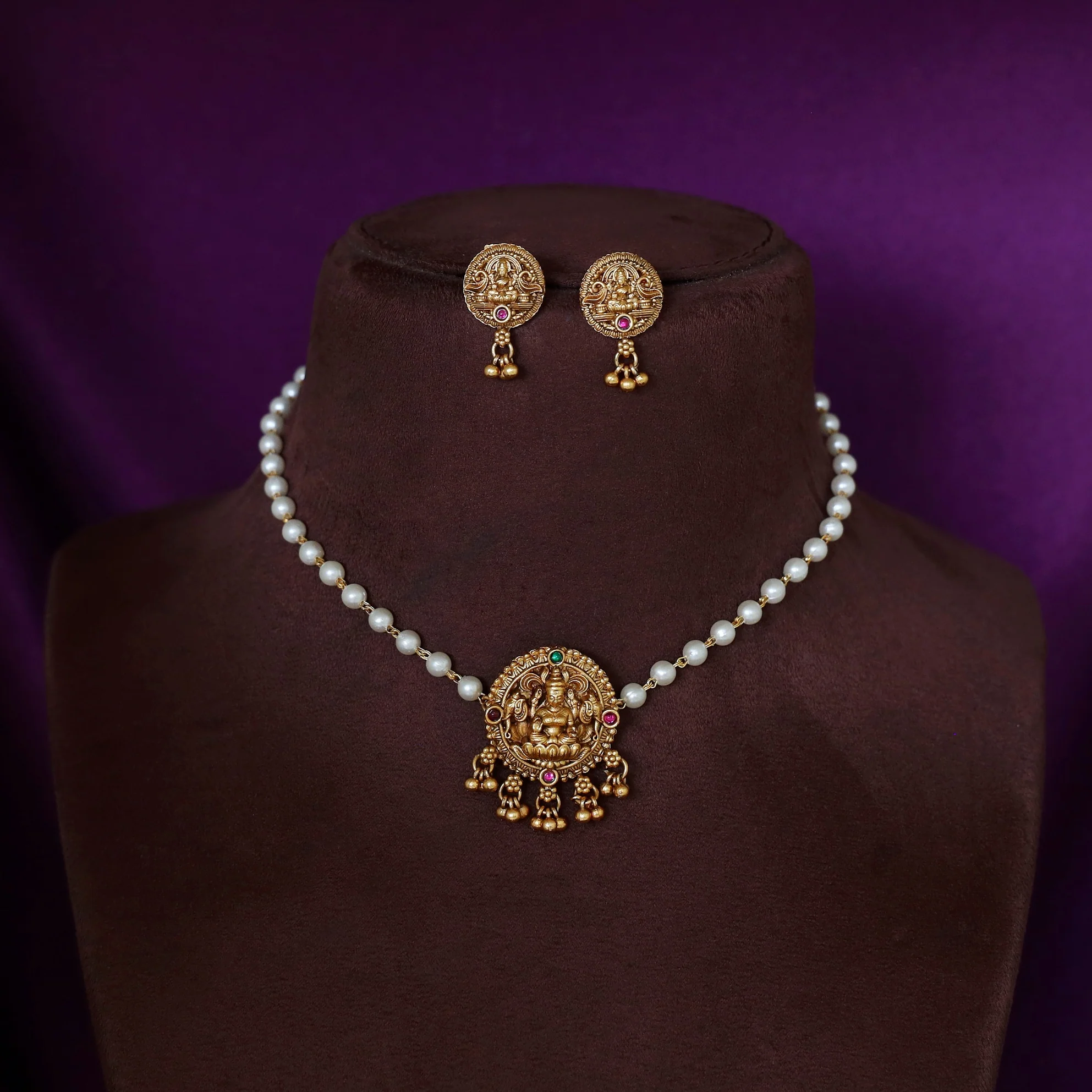Ojaswini Pearl Devi Pendant Short Neckpiece With Earring - Image 2