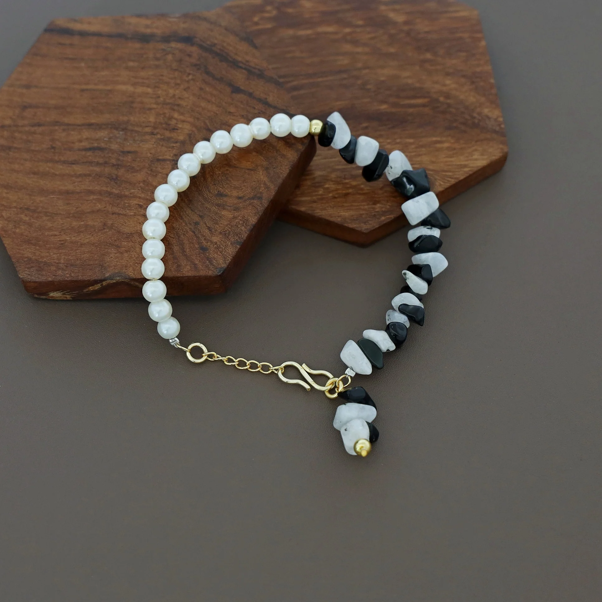 Omaya Raw Stone Pearl Bracelet - Image 8