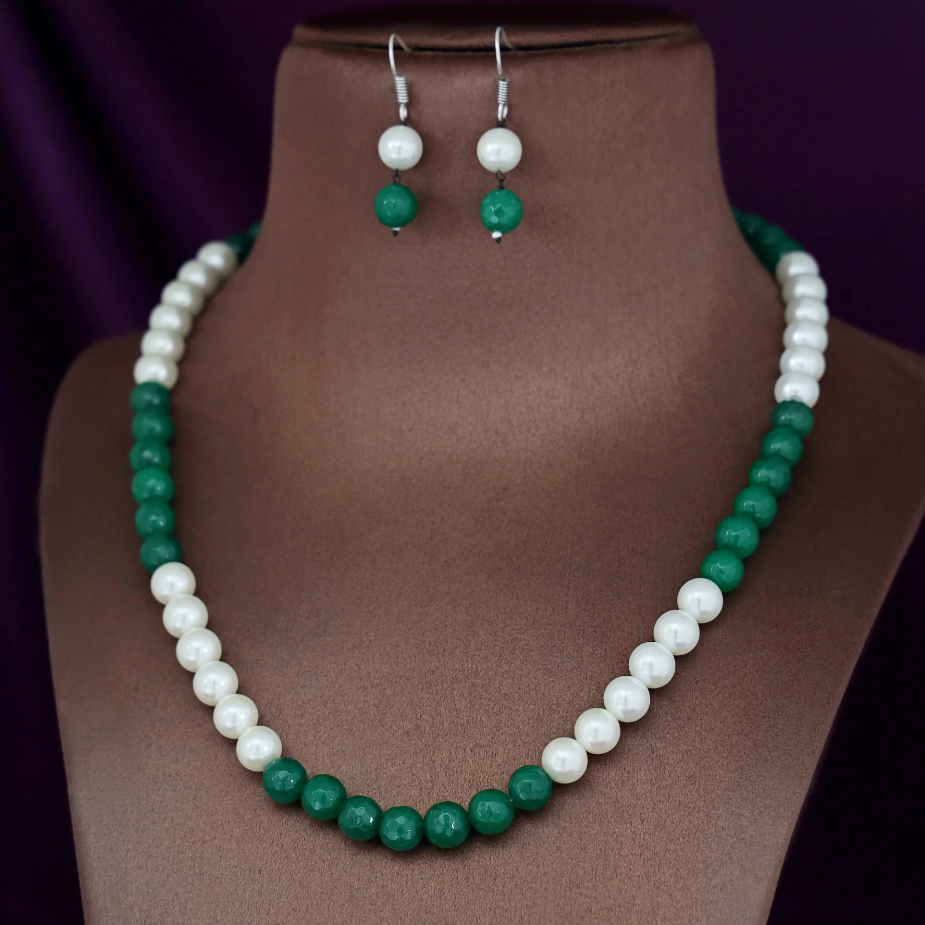 Orbia Pearl Single Layer Neckpiece With Earring - Image 12