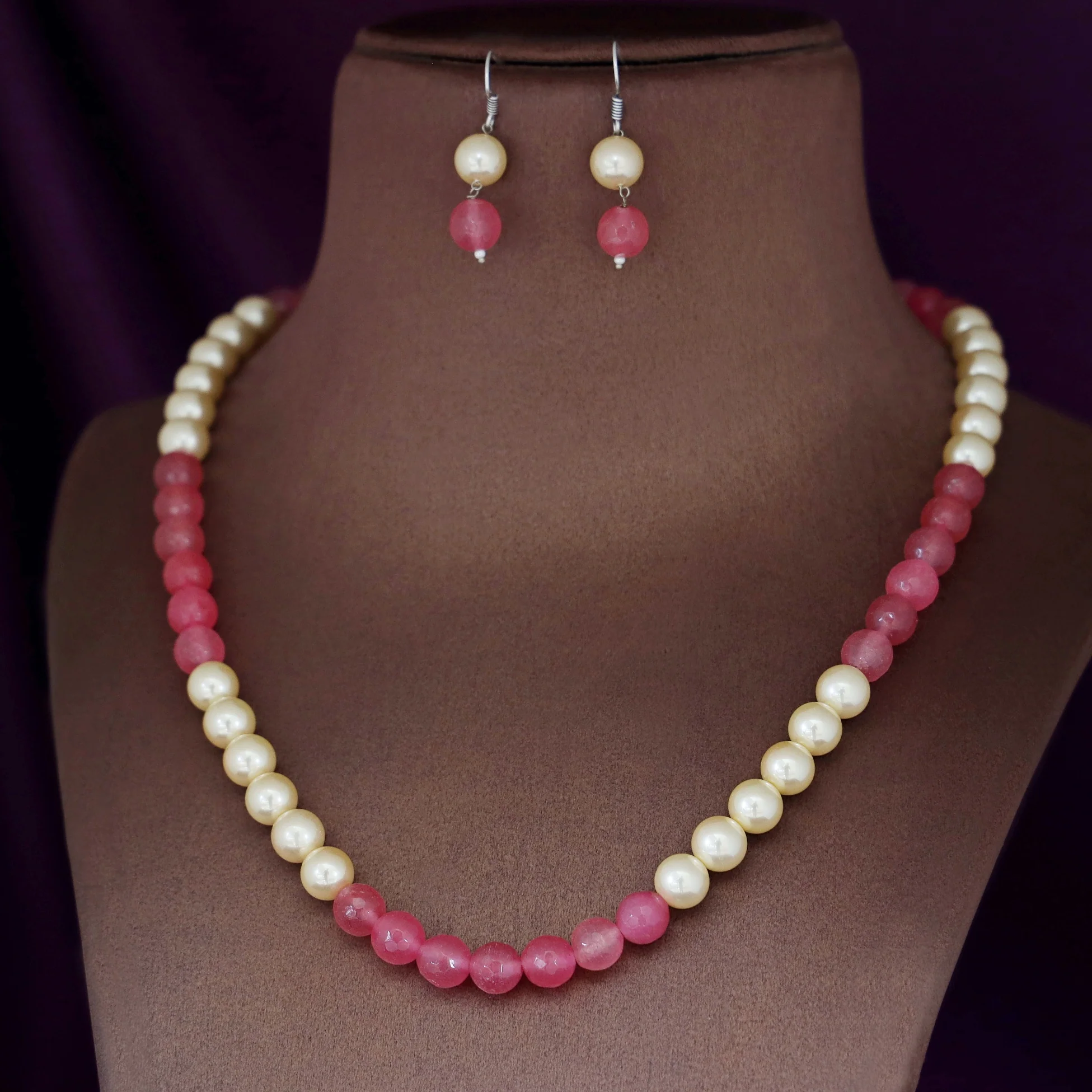 Orbia Pearl Single Layer Neckpiece With Earring - Image 13