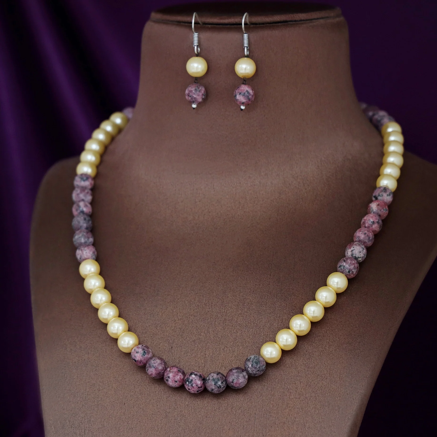 Orbia Pearl Single Layer Neckpiece With Earring - Image 14
