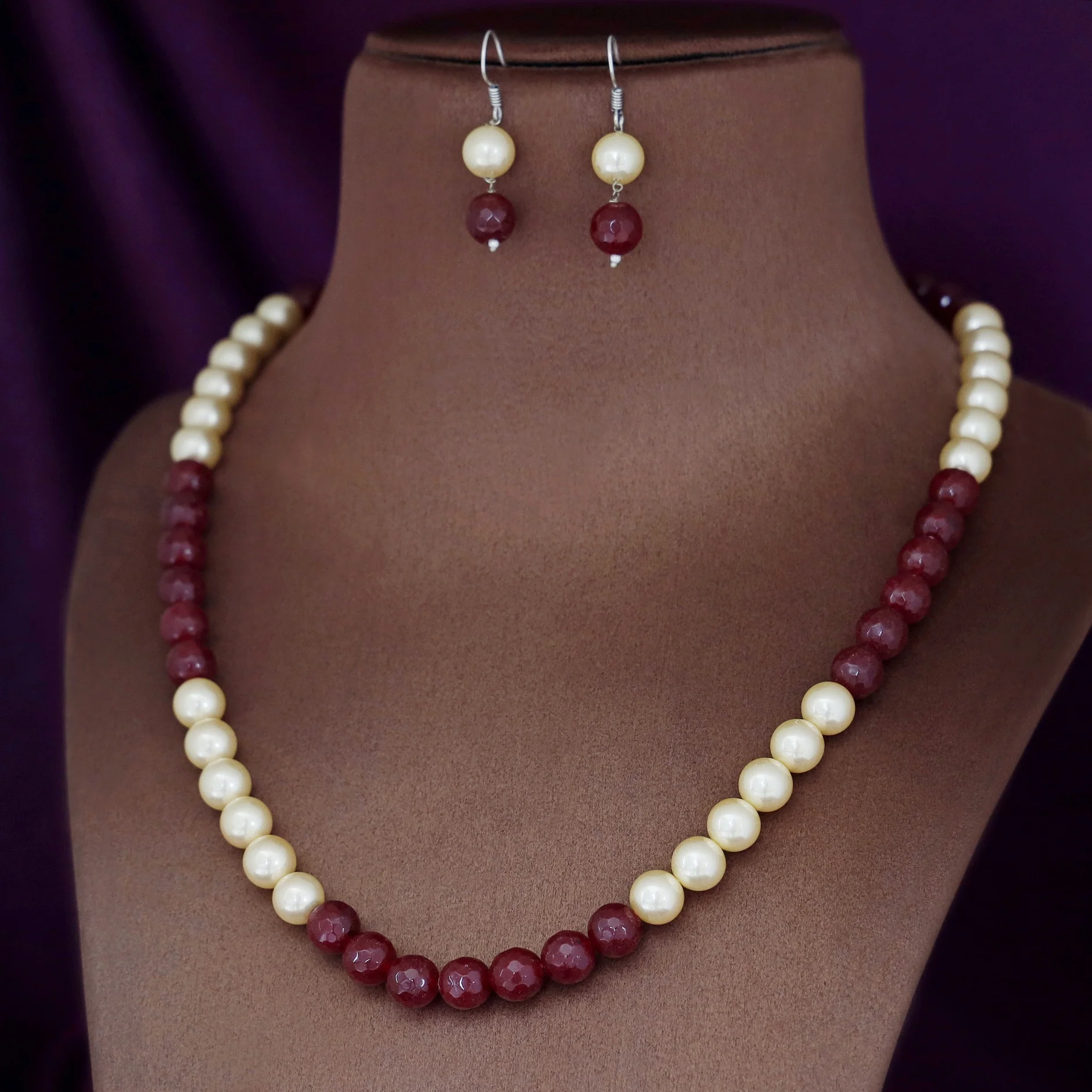 Orbia Pearl Single Layer Neckpiece With Earring - Image 2
