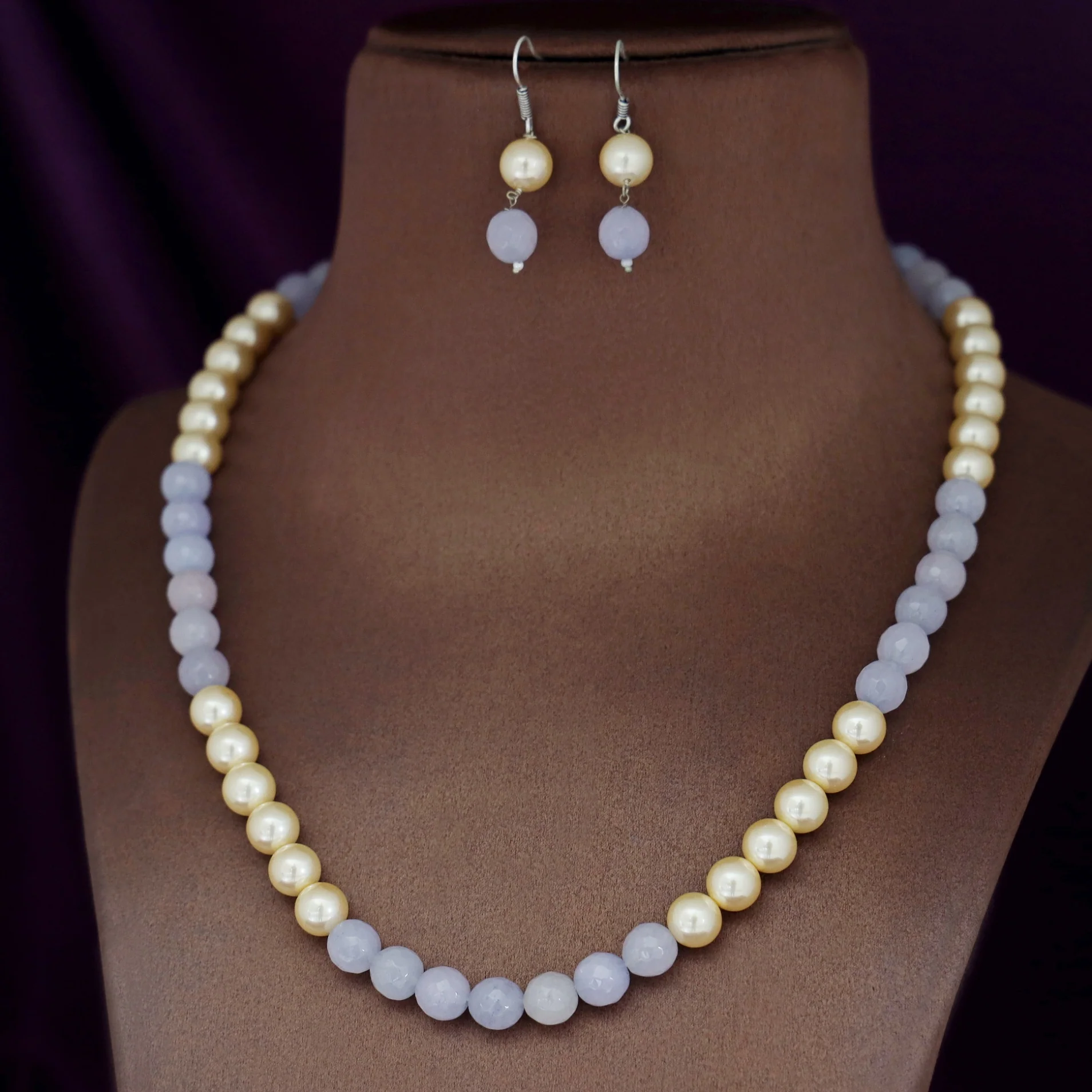 Orbia Pearl Single Layer Neckpiece With Earring - Image 4