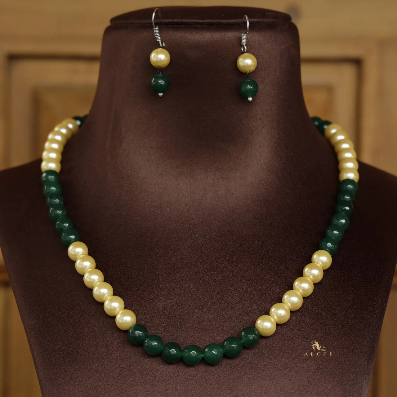 Orbia Pearl Single Layer Neckpiece With Earring - Image 8