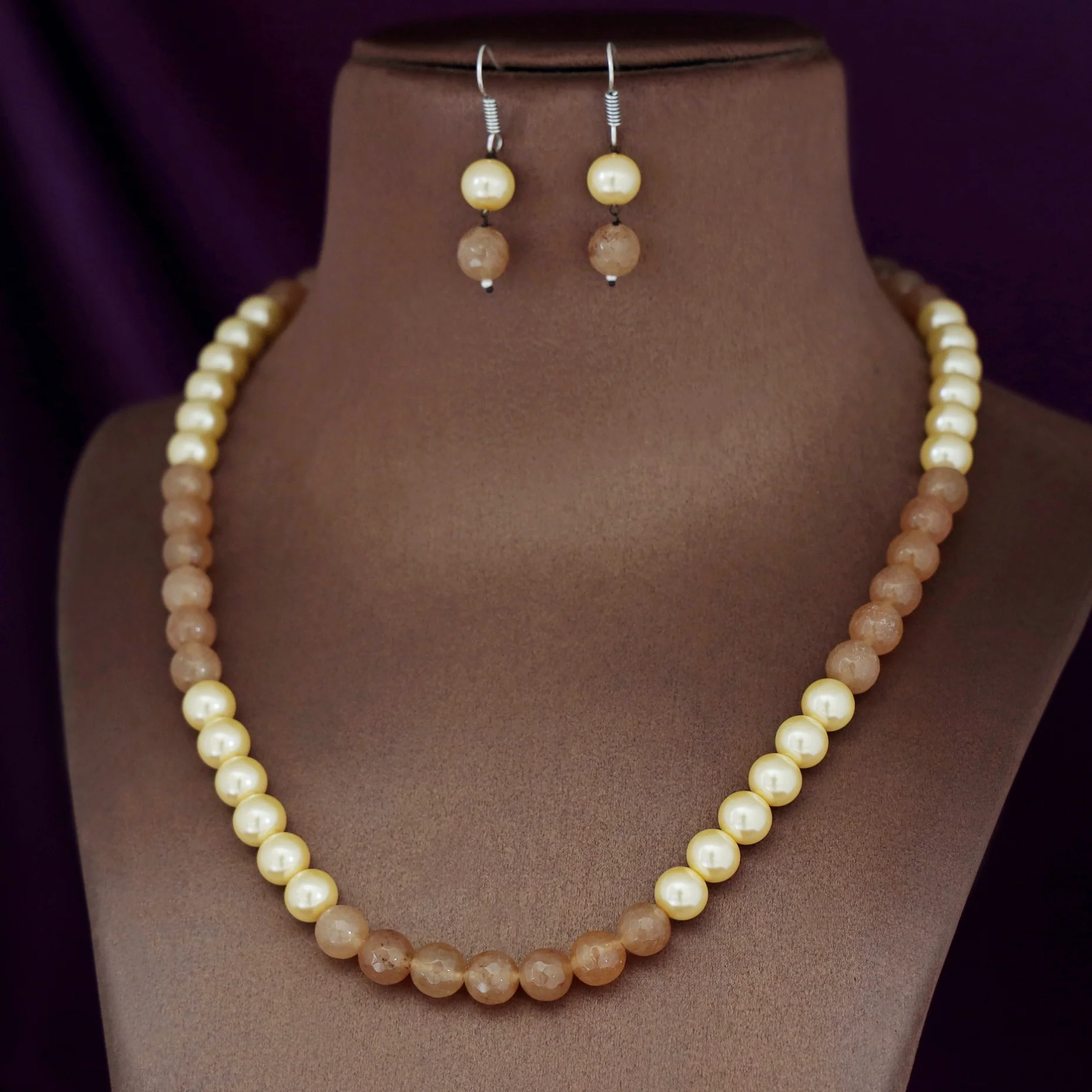 Orbia Pearl Single Layer Neckpiece With Earring - Image 9