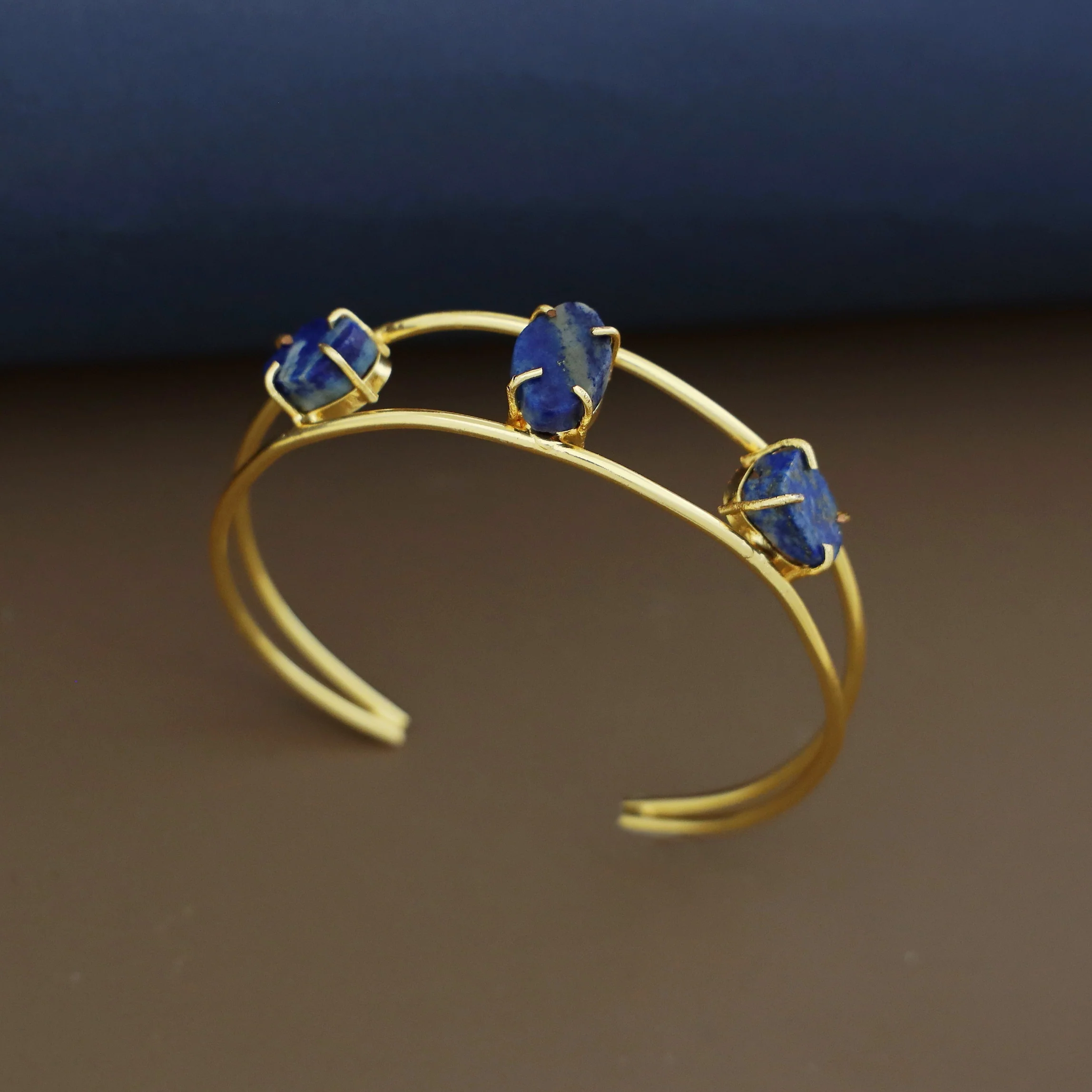 Mawar Tri Raw Stone Claw Bangle - Image 12