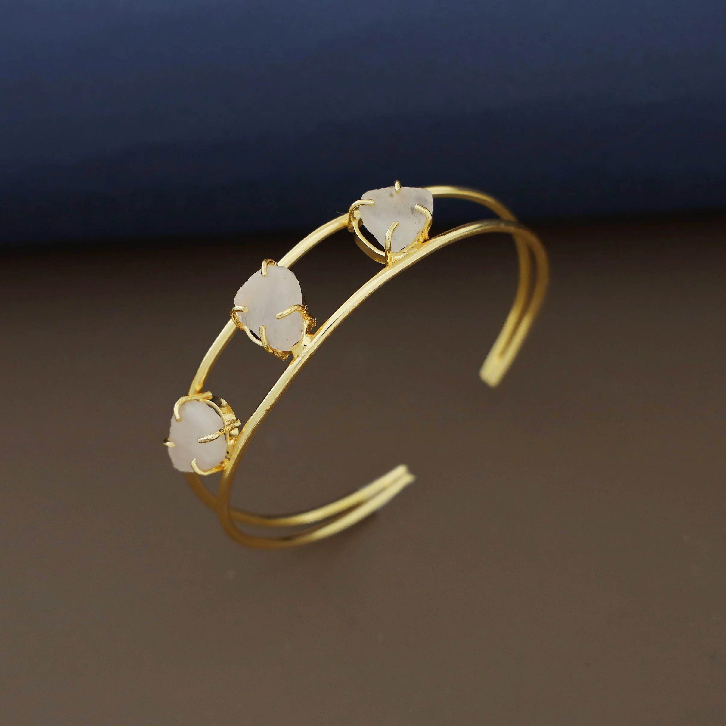 Mawar Tri Raw Stone Claw Bangle - Image 3