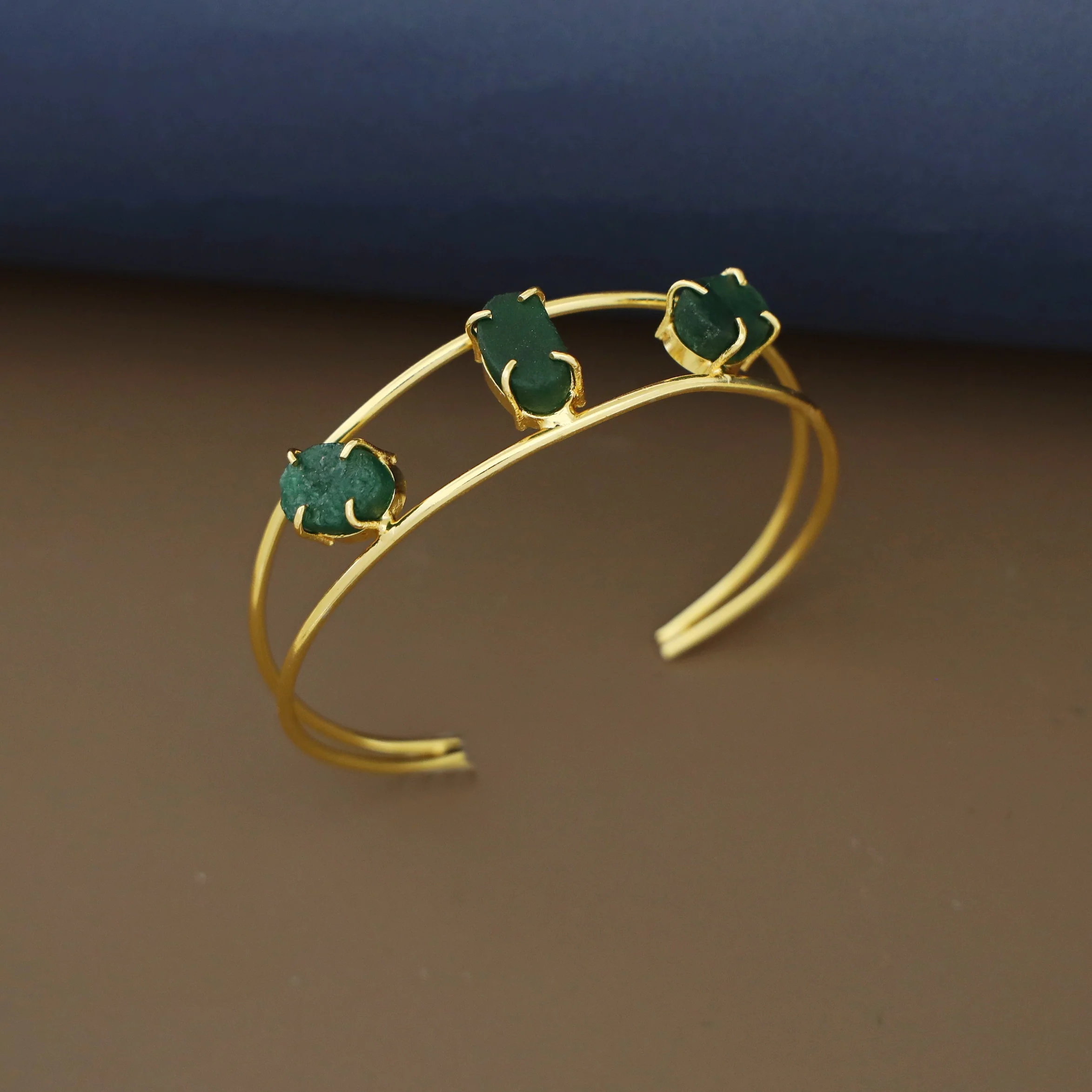 Mawar Tri Raw Stone Claw Bangle - Image 5