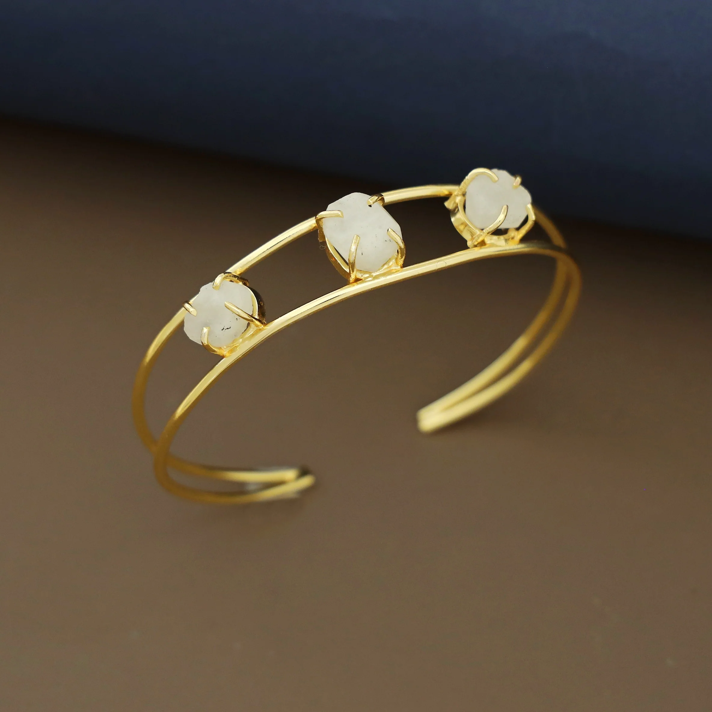 Mawar Tri Raw Stone Claw Bangle - Image 9