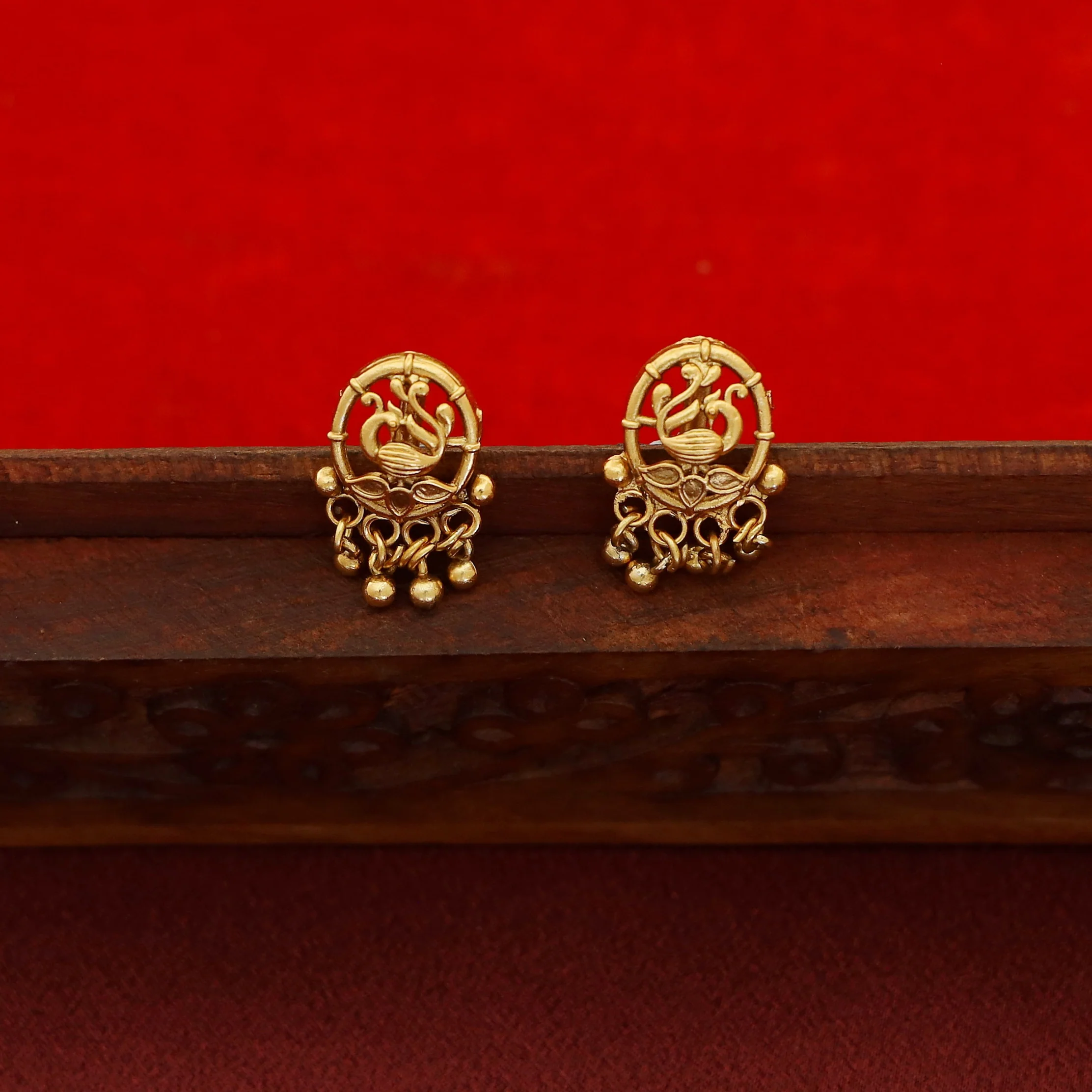 Oorja Oval Mayura Golden Ball Short Neckpiece With Earring - Image 4