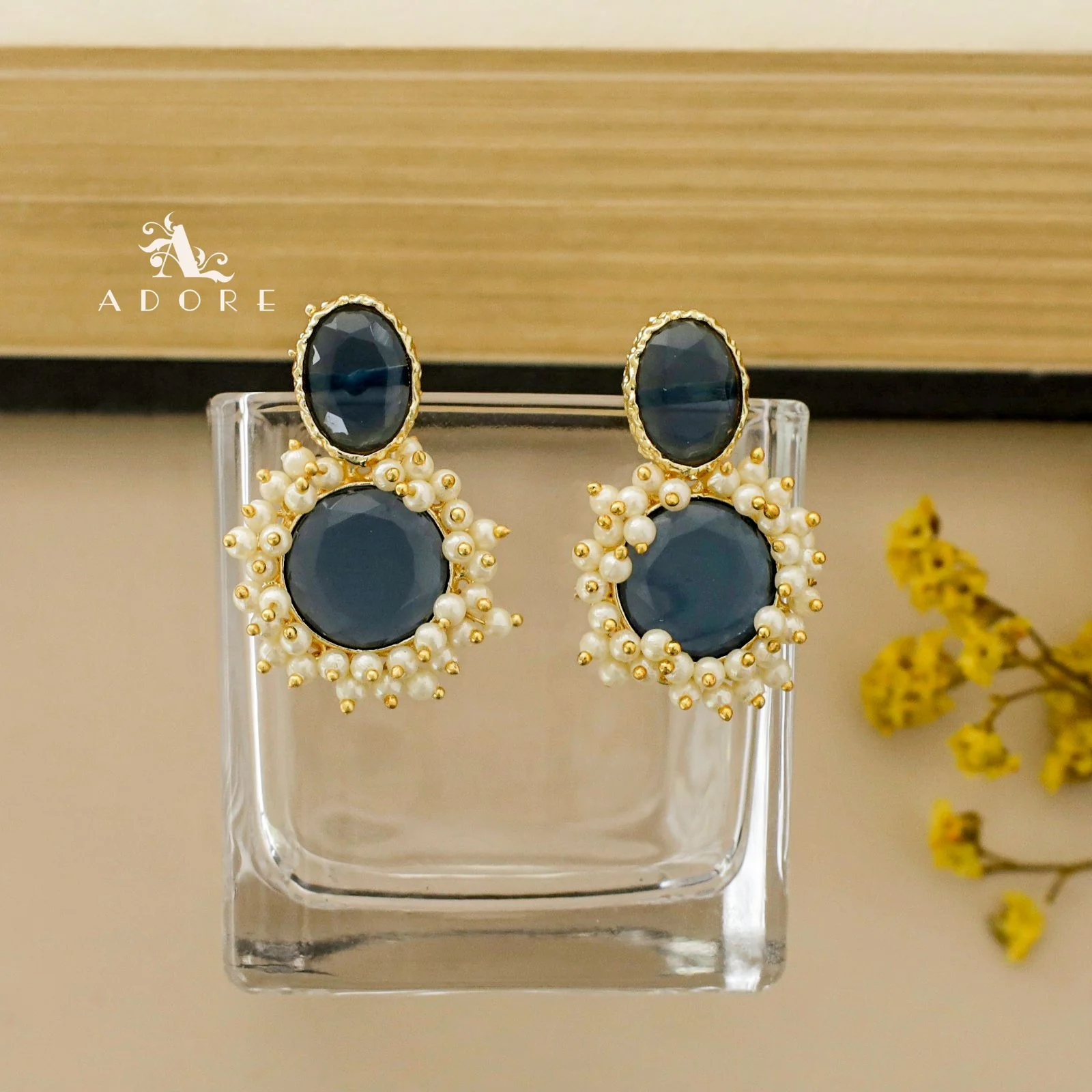 Oval & Round Glossy Cluster Pearl Earring - Image 3