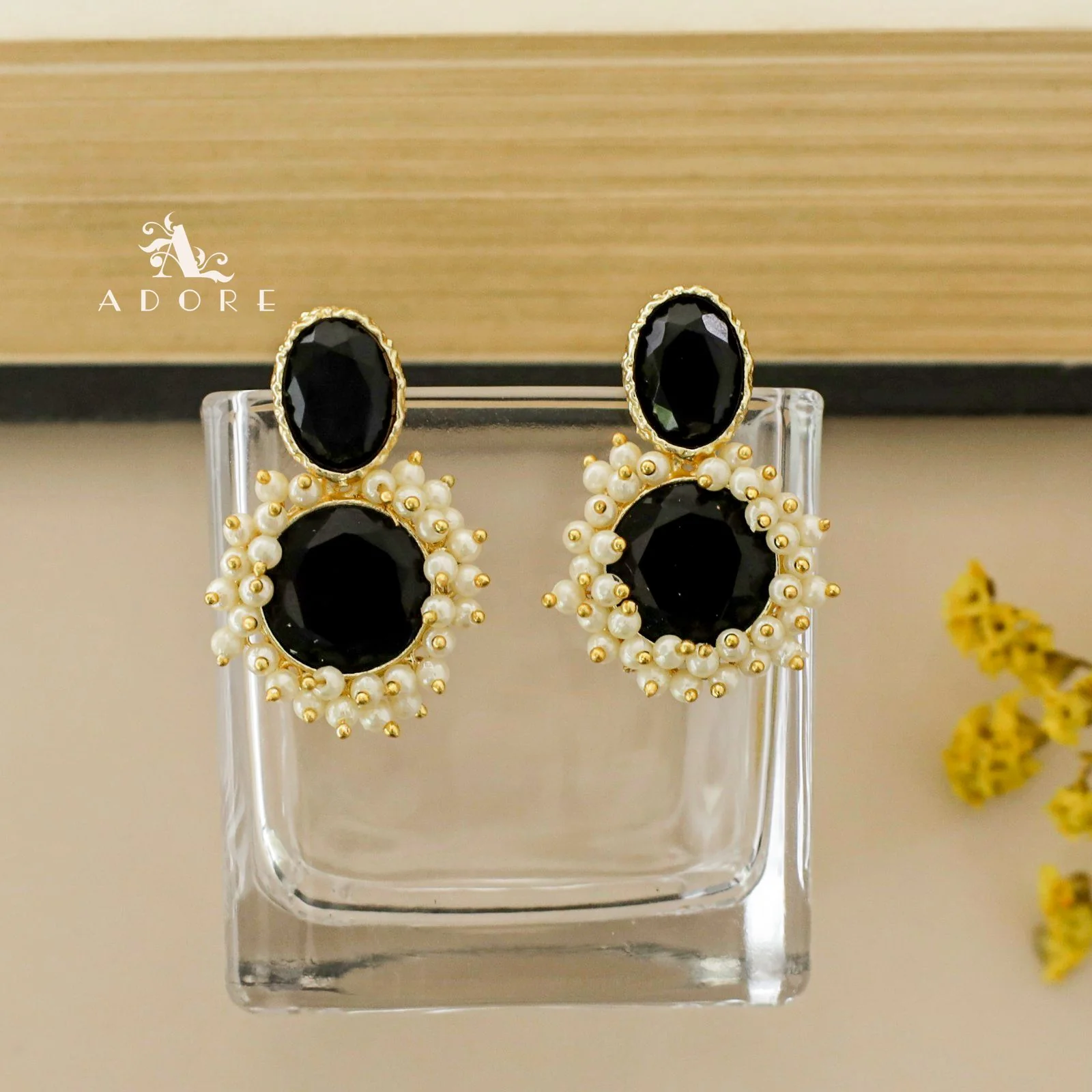Oval & Round Glossy Cluster Pearl Earring - Image 7