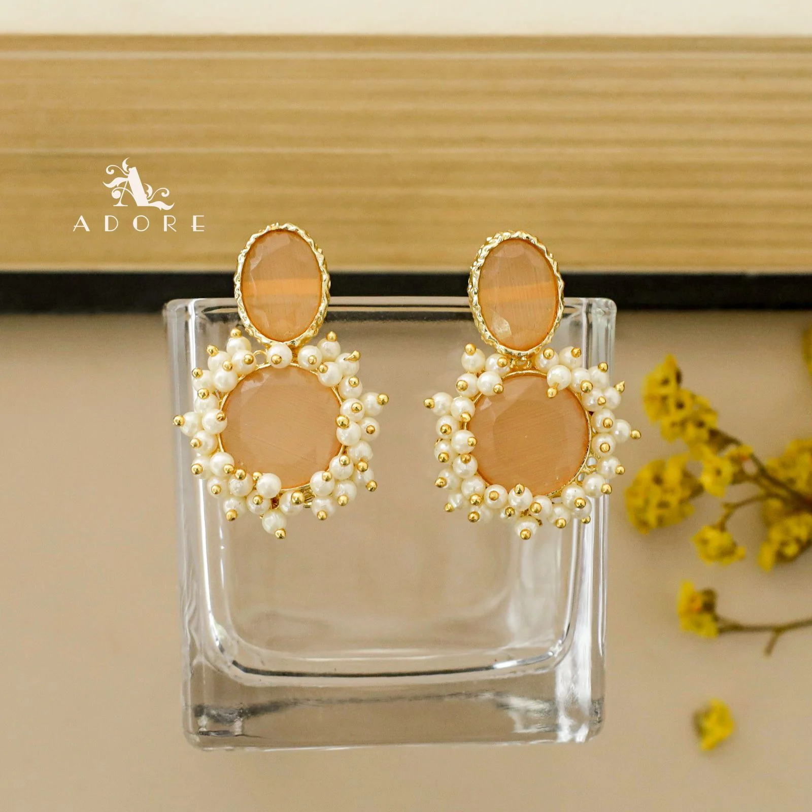 Oval & Round Glossy Cluster Pearl Earring - Image 9