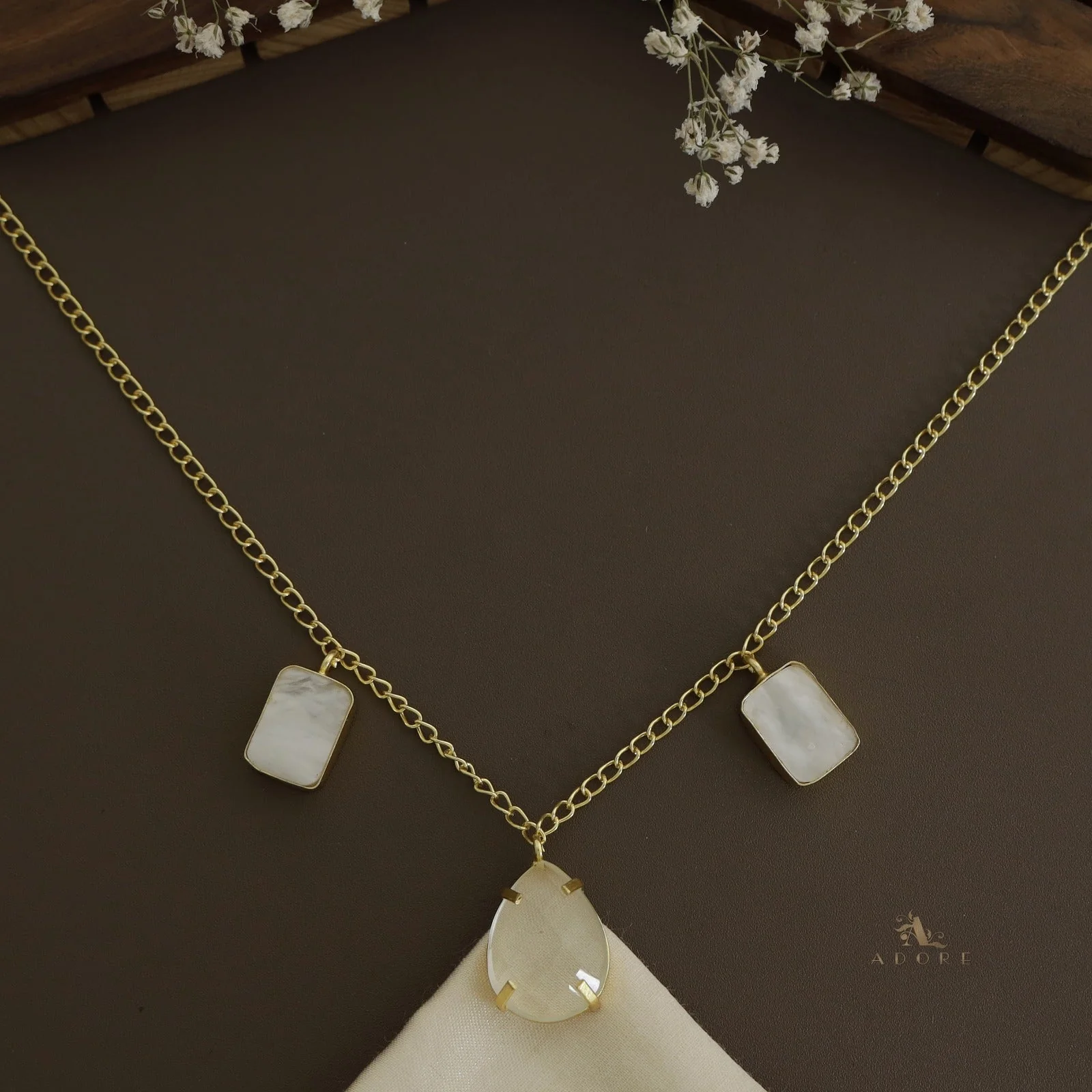 Oviana Glossy Drop & MOP Neckpiece - Image 5