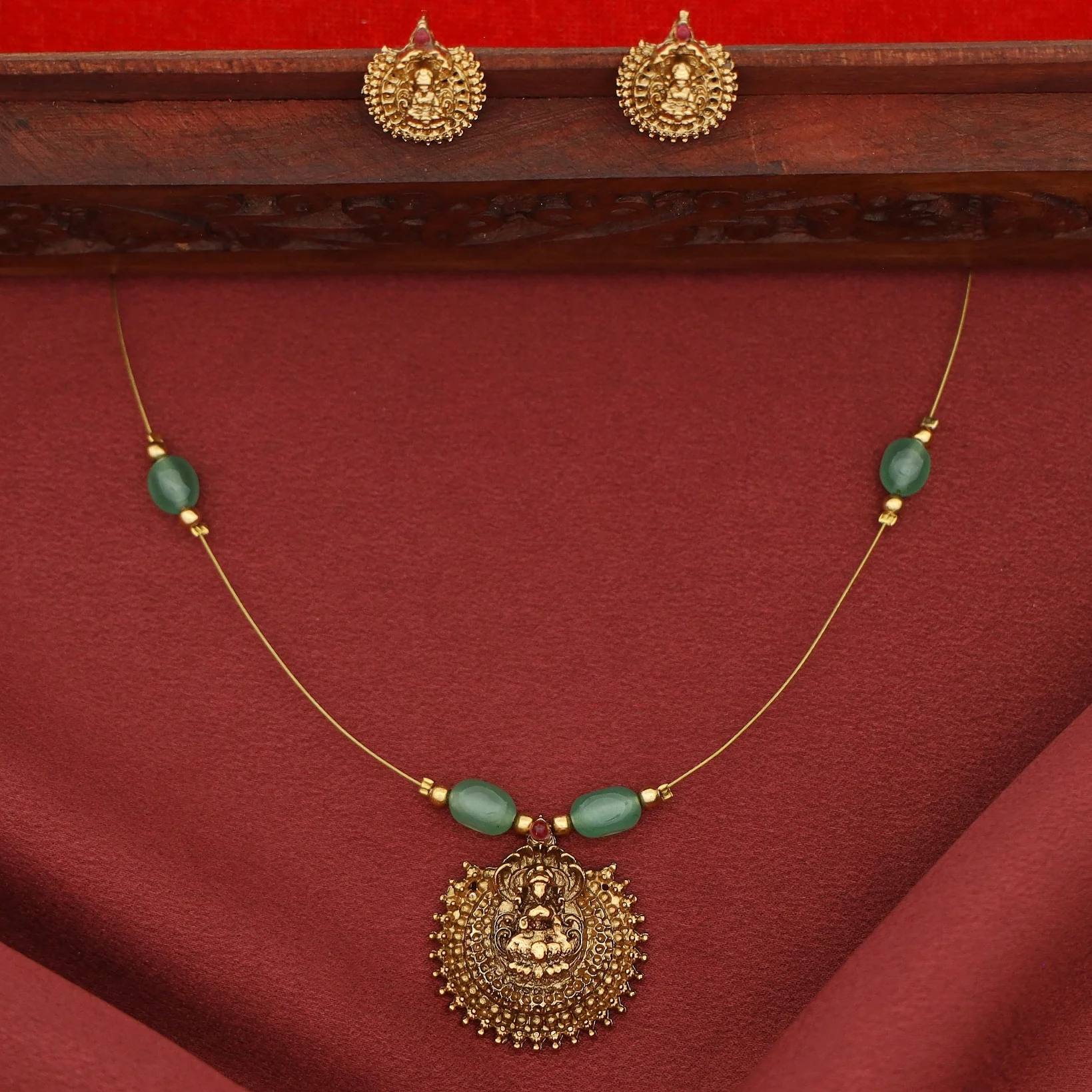 Padmalaya Lakshmi Pendant String Neckpiece With Stud - Image 3