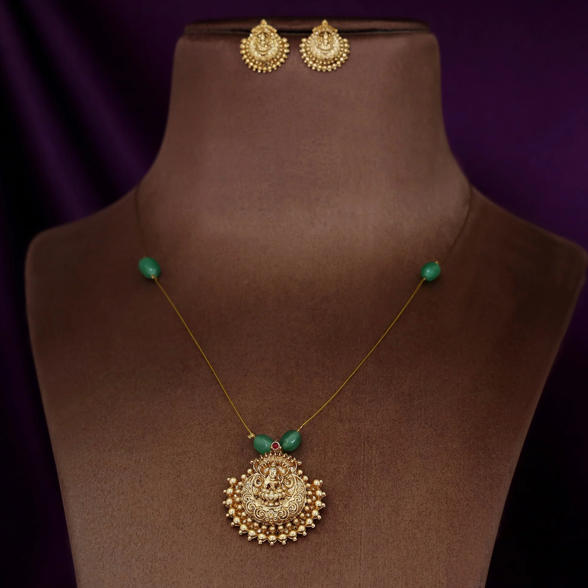 Padmalaya Lakshmi Pendant String Neckpiece With Stud - Image 4