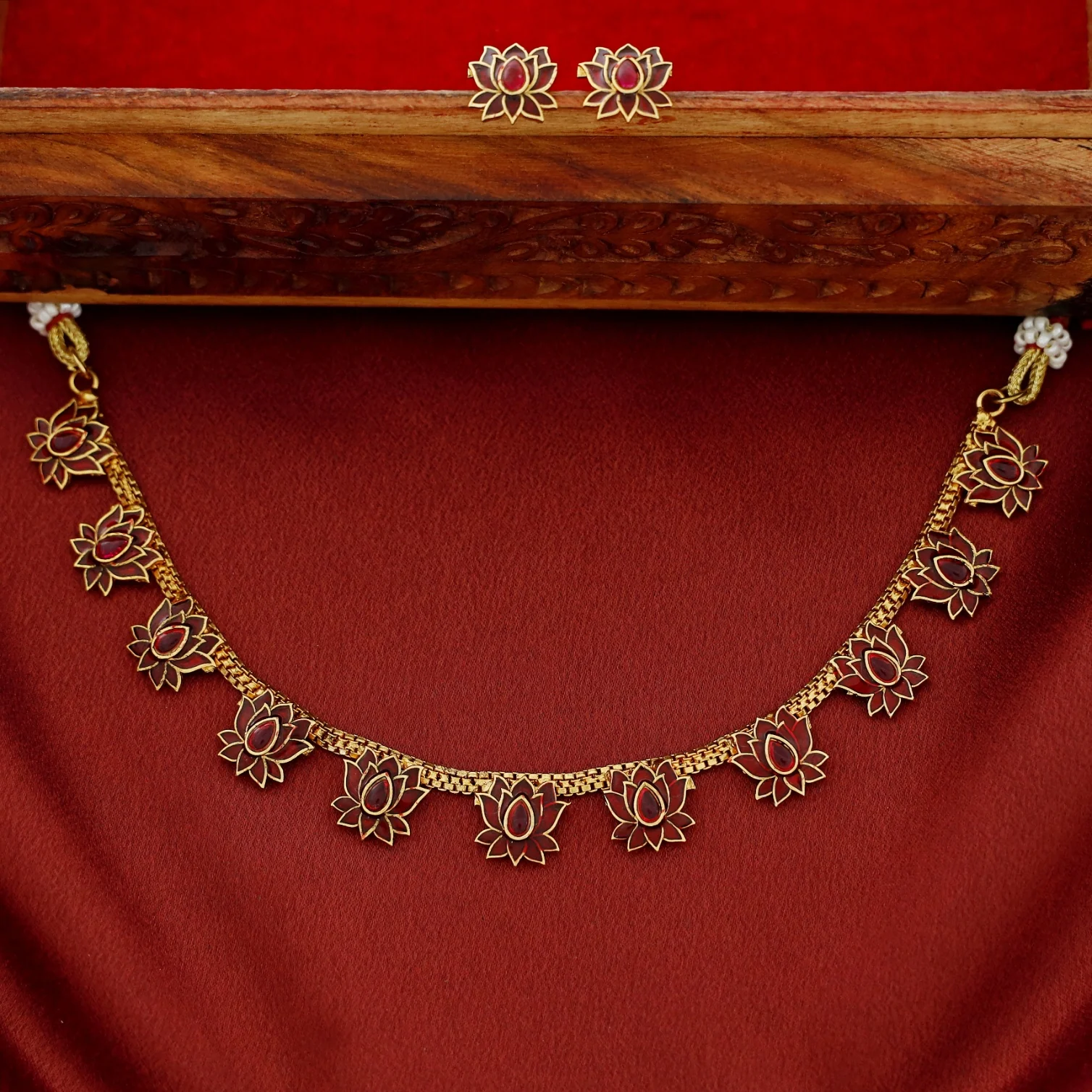 Padmalaya Lotus Short Neckpiece With Earring - Image 4