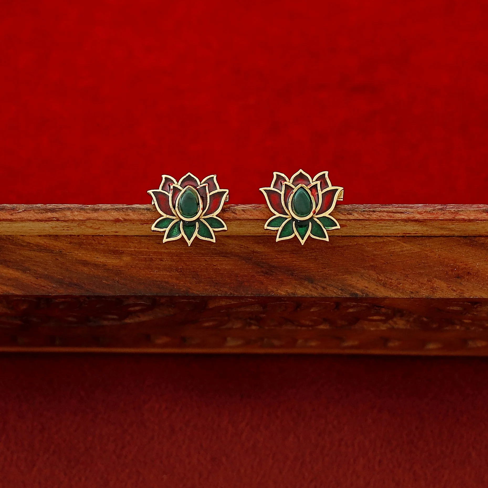 Padmalaya Lotus Short Neckpiece With Earring - Image 7