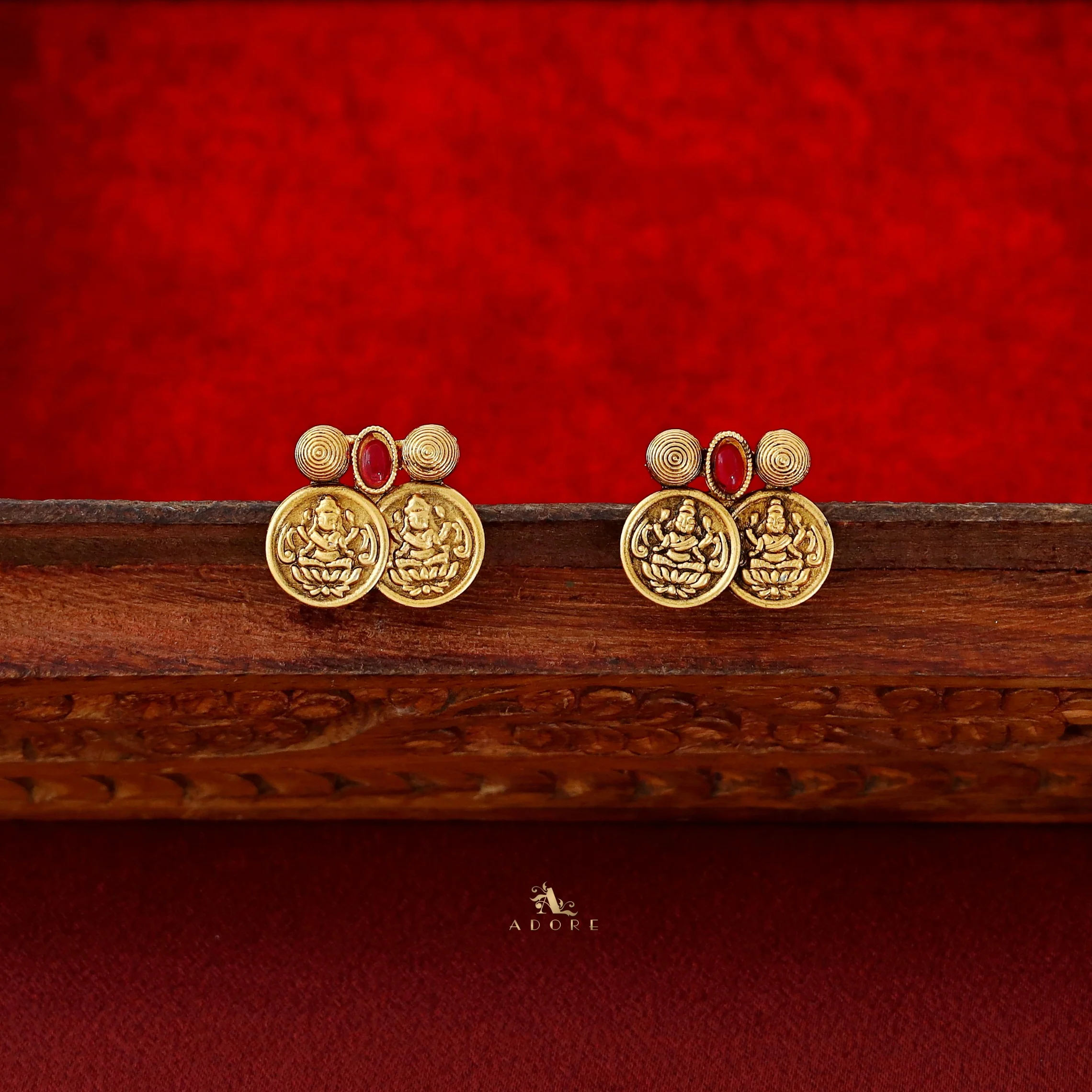 Padmamalini Kashi Lakshmi Neckpiece With Earring - Image 4