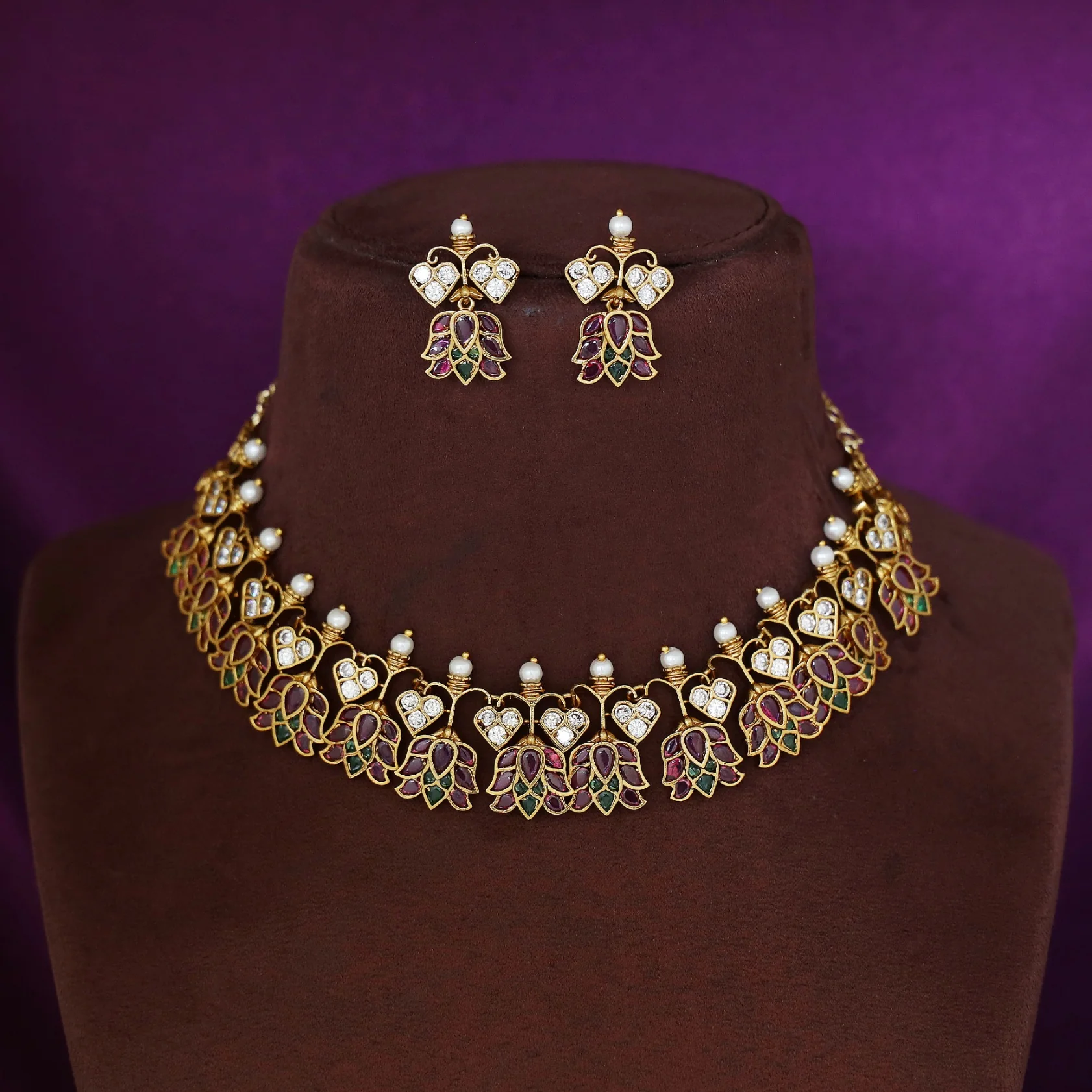 Padmini Kemp Stone Inverted Lotus Pearl Short Neckpiece With Earring - Image 2