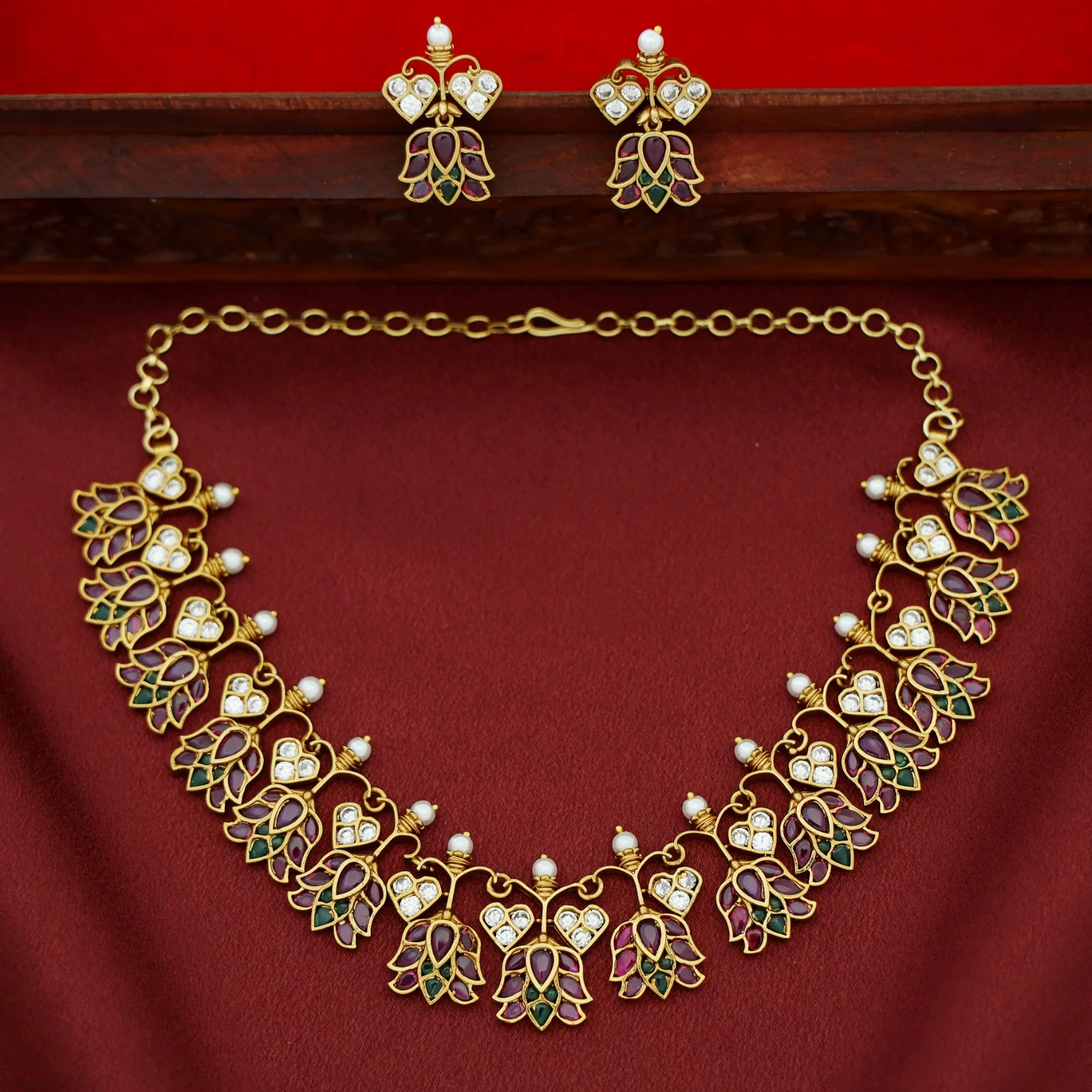 Padmini Kemp Stone Inverted Lotus Pearl Short Neckpiece With Earring - Image 3