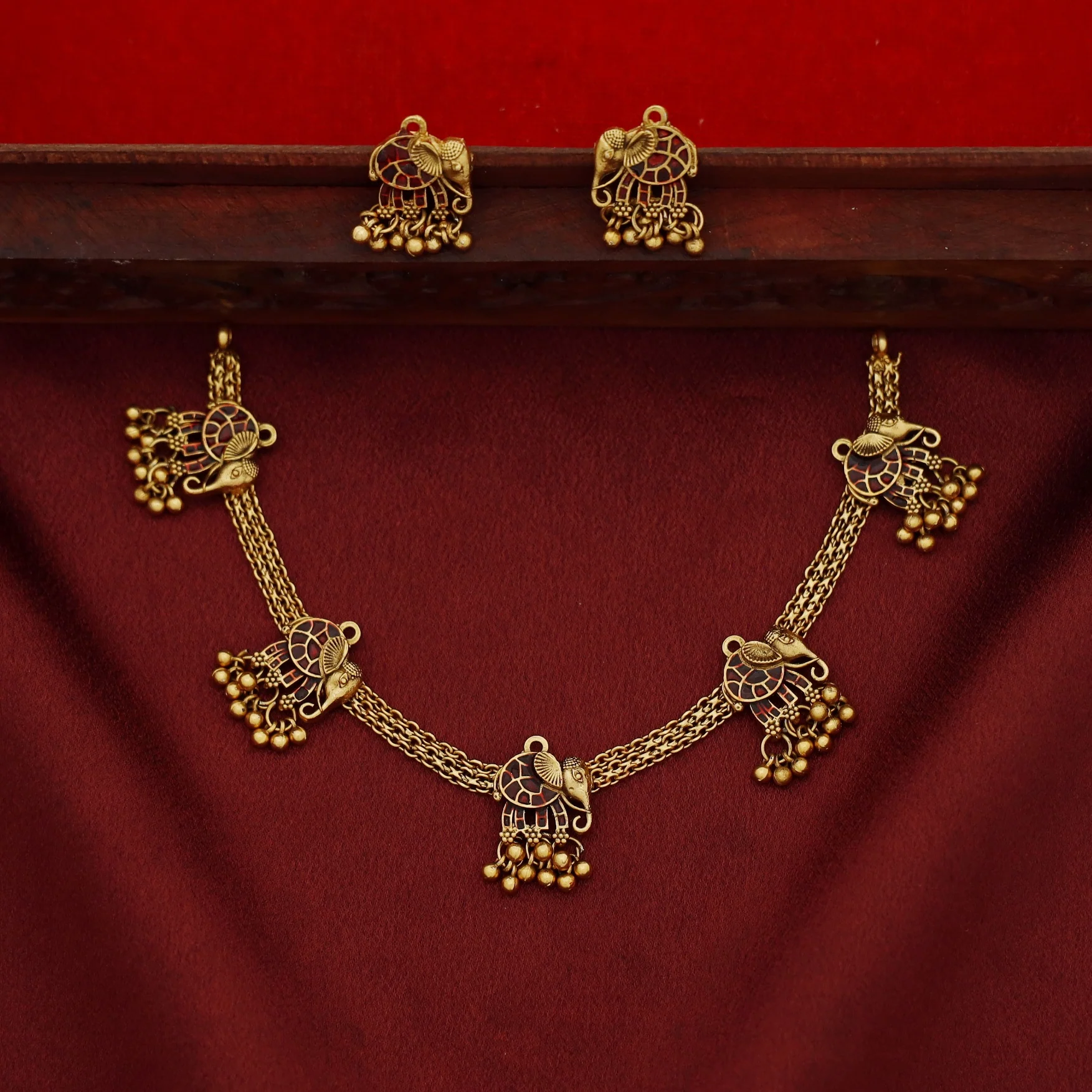 Pallavini 5 Airavat Choker/Short Neckpiece With Earring - Image 3