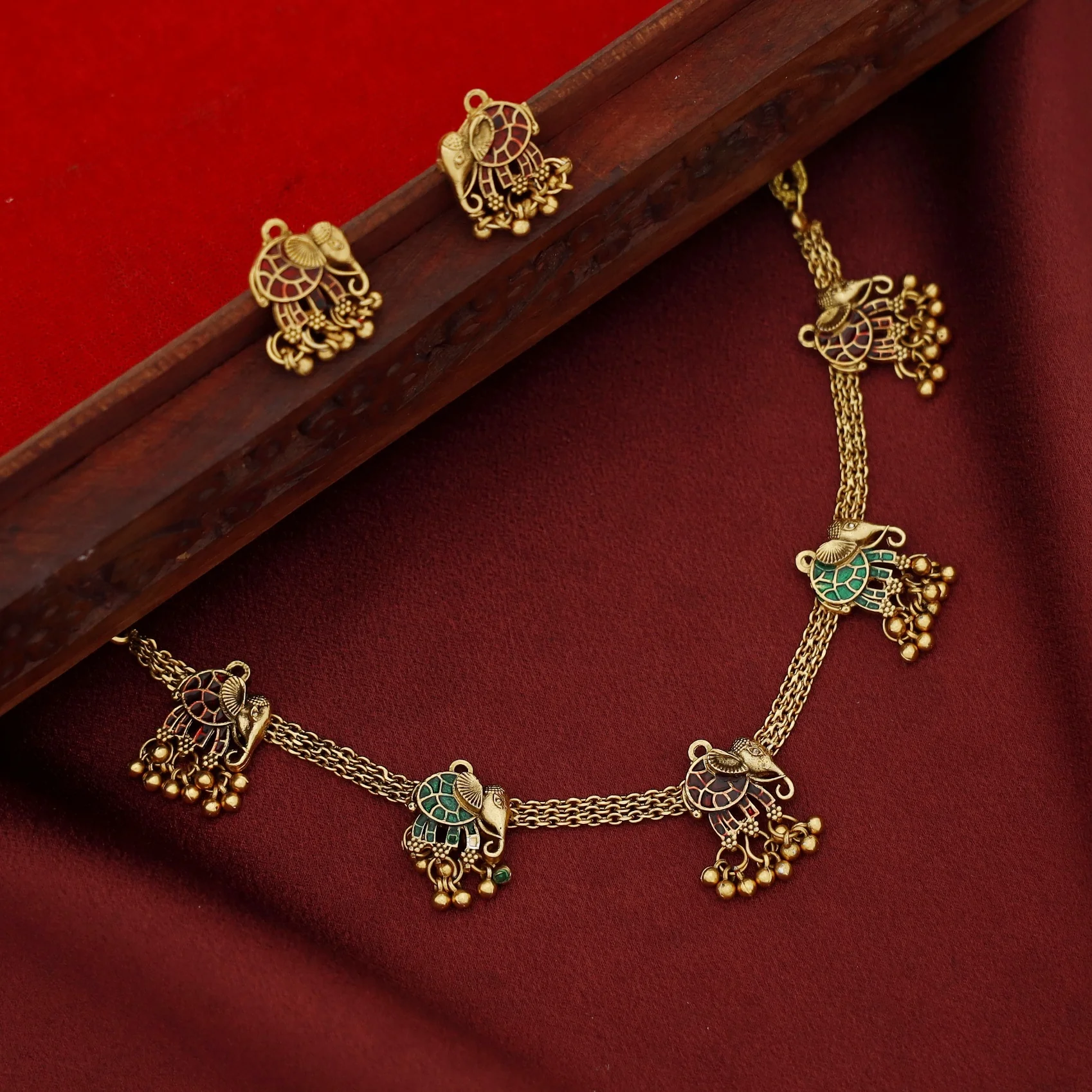 Pallavini 5 Airavat Choker/Short Neckpiece With Earring - Image 5