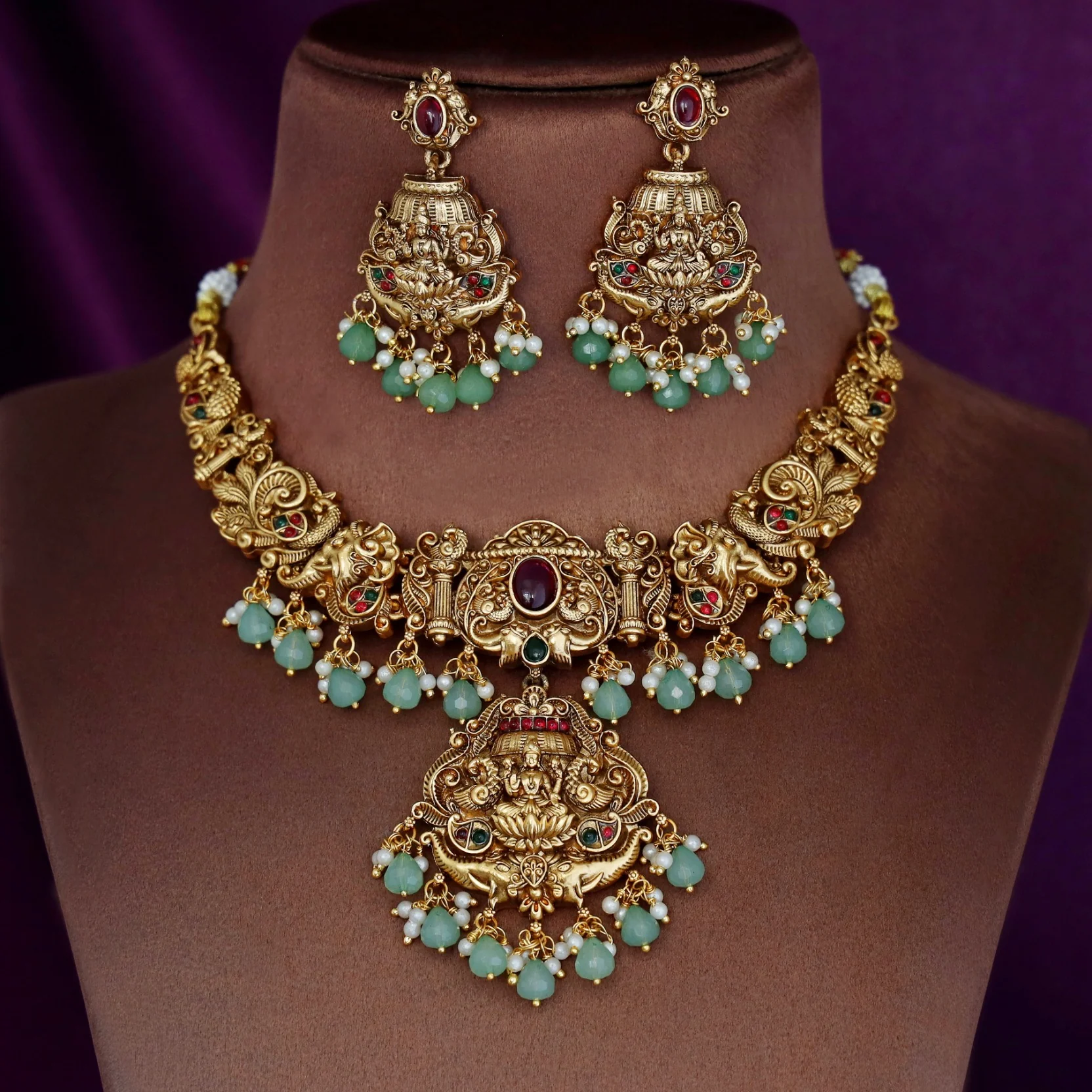 Pamadhya Lakshmi Pendant Neckpiece With Earring - Image 4