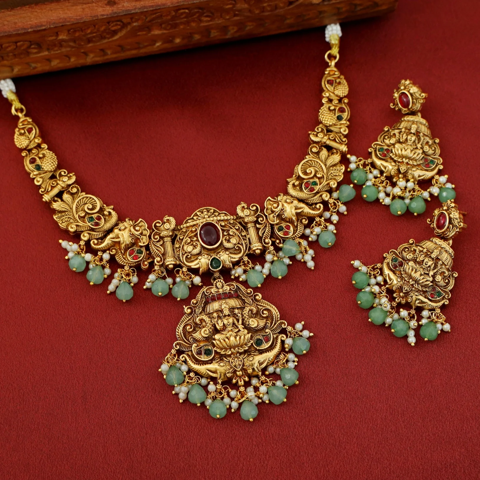 Pamadhya Lakshmi Pendant Neckpiece With Earring - Image 5