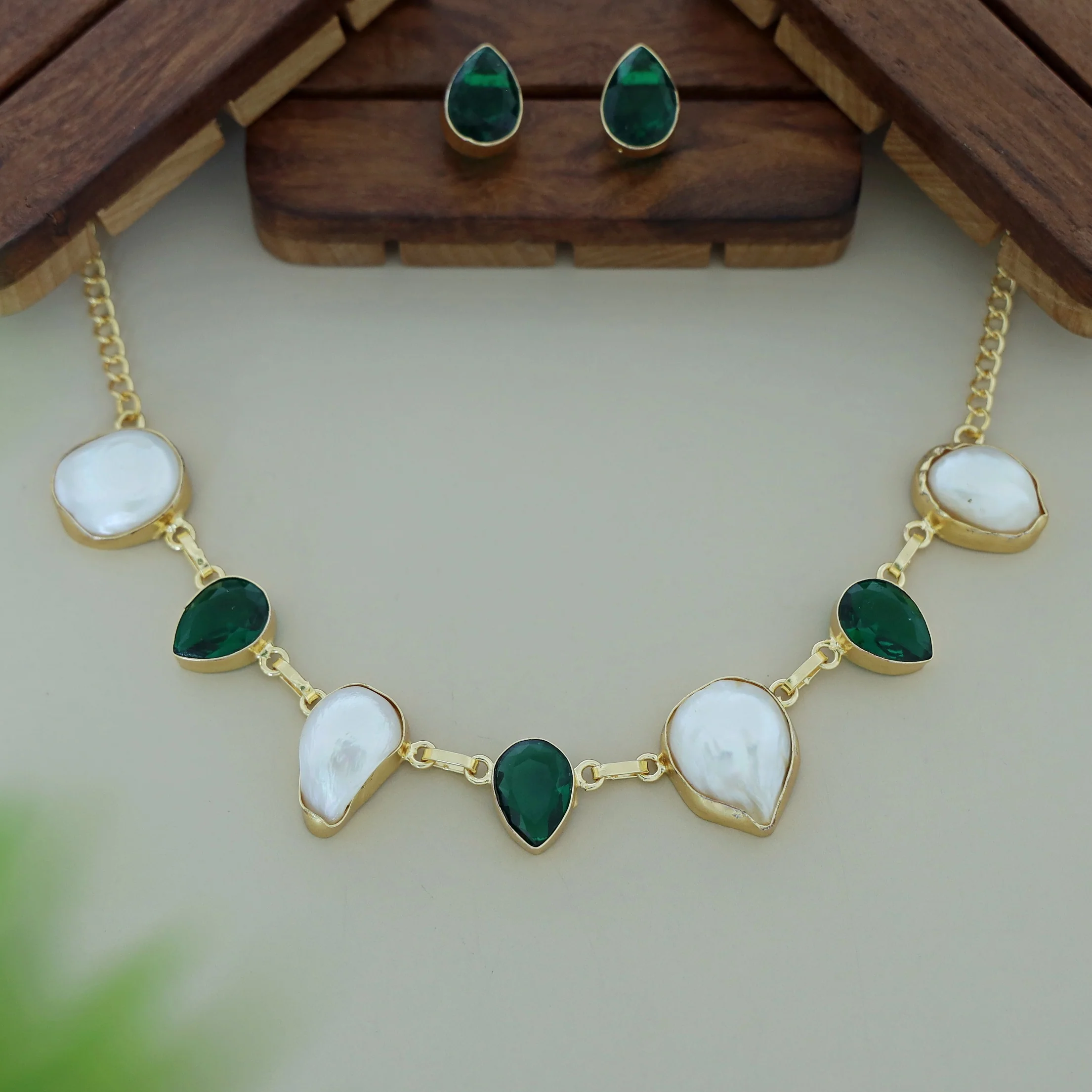 Papillon Baroque Neckpiece With Earring - Image 2