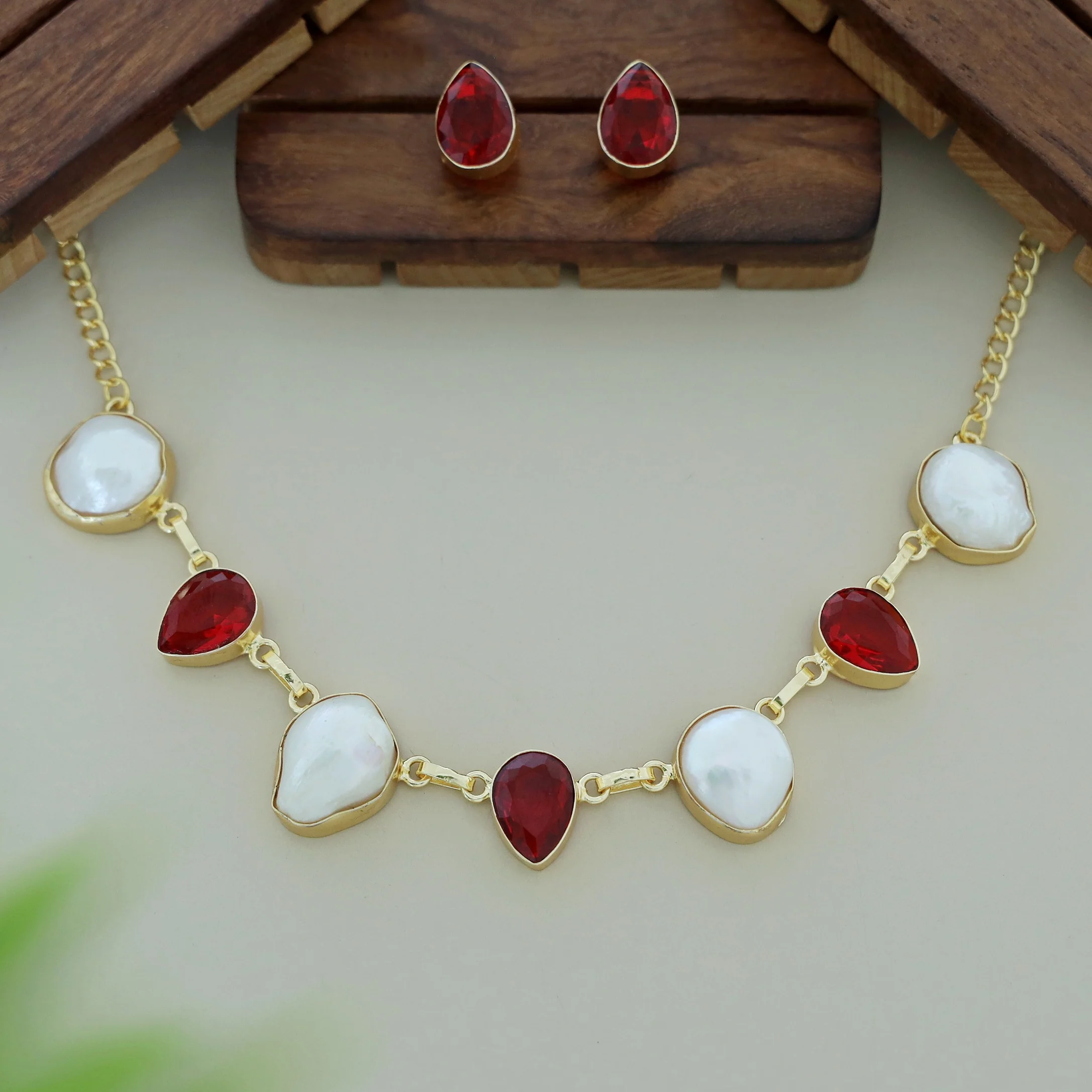 Papillon Baroque Neckpiece With Earring - Image 3